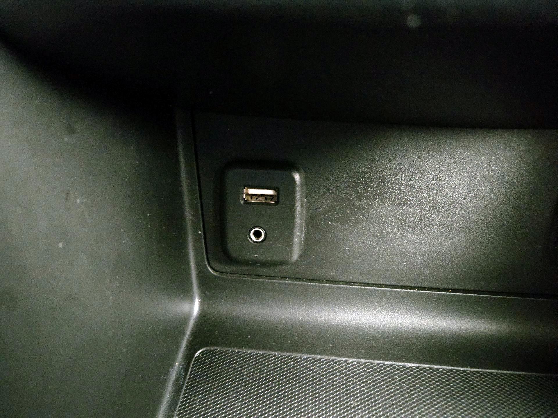 Thumbnail: 2015 Chevrolet Colorado - 19
