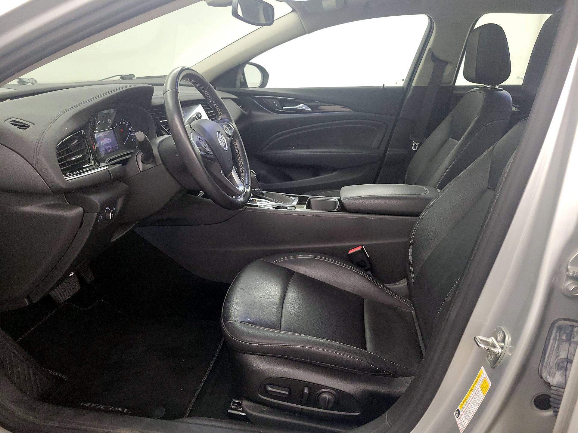 Thumbnail: 2019 Buick Regal - 11