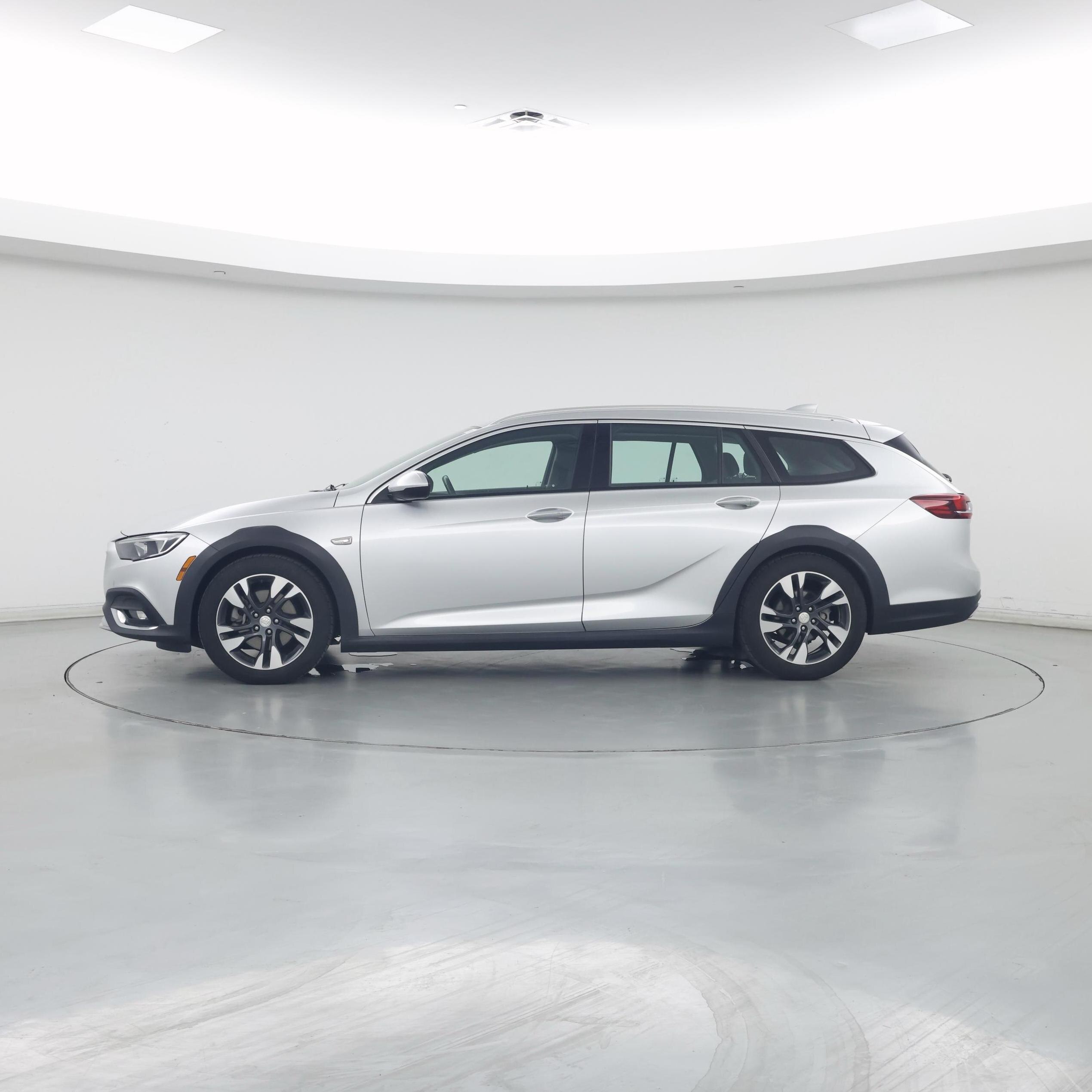 Thumbnail: 2019 Buick Regal - 3