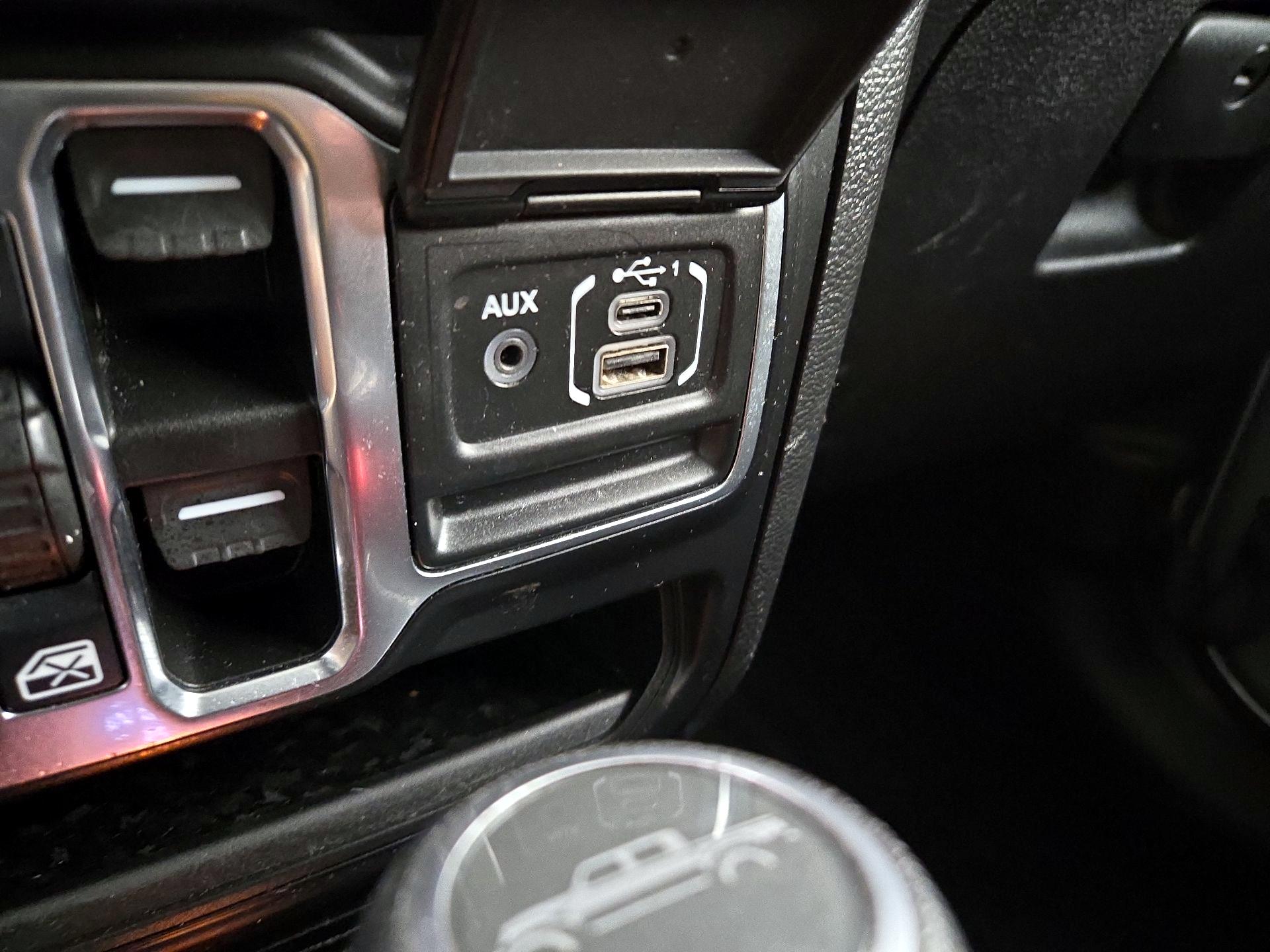 Thumbnail: 2021 Jeep Gladiator - 16