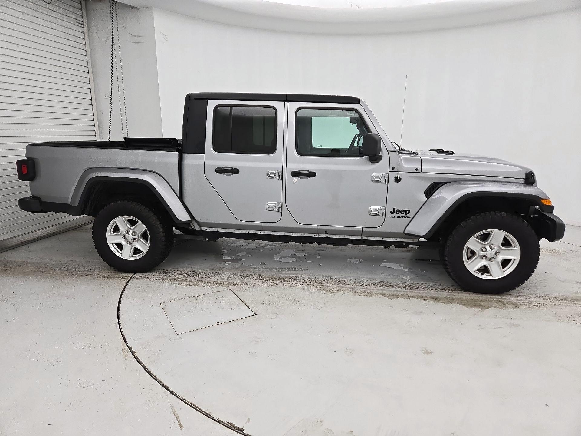 Thumbnail: 2021 Jeep Gladiator - 4