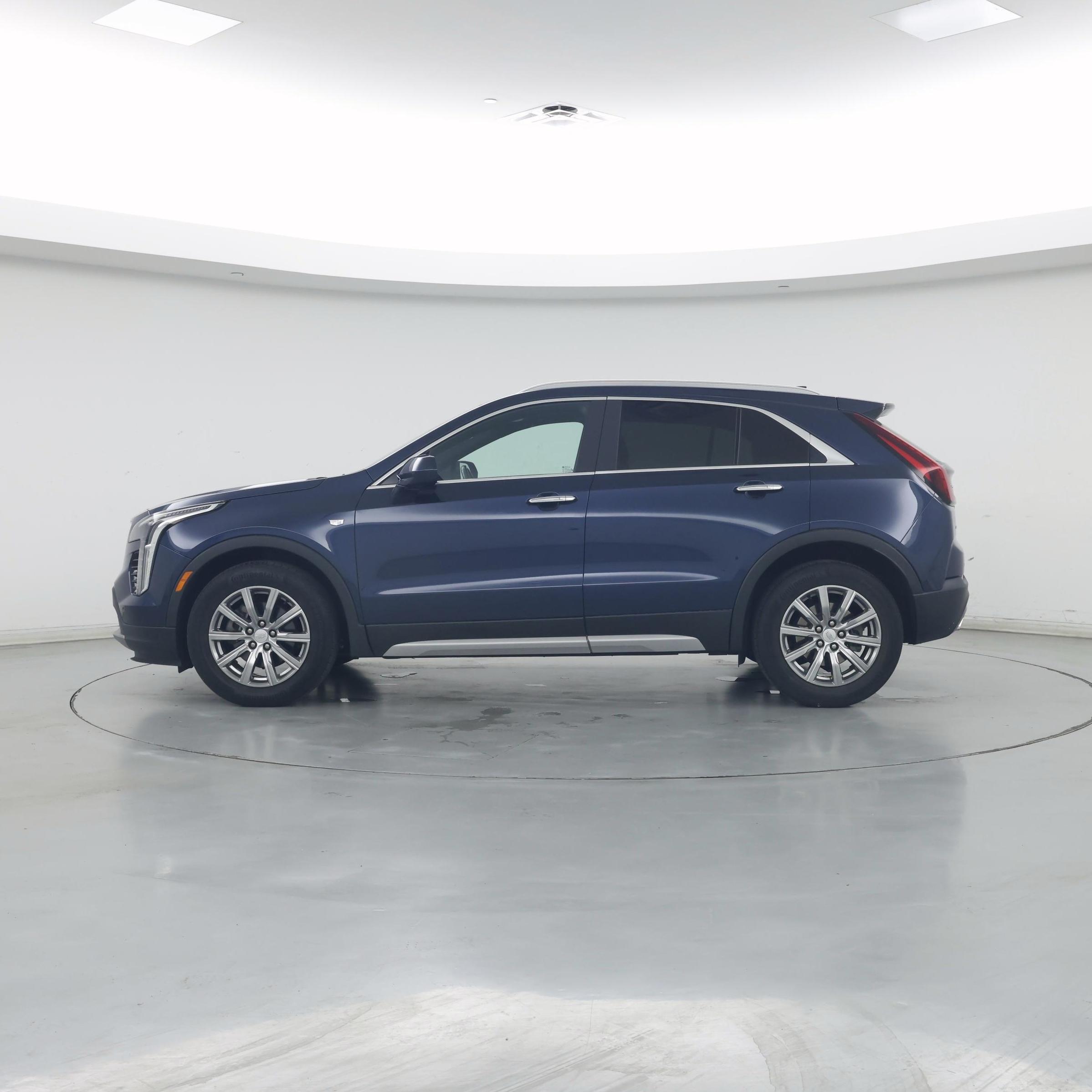 Thumbnail: 2019 Cadillac XT4 - 3