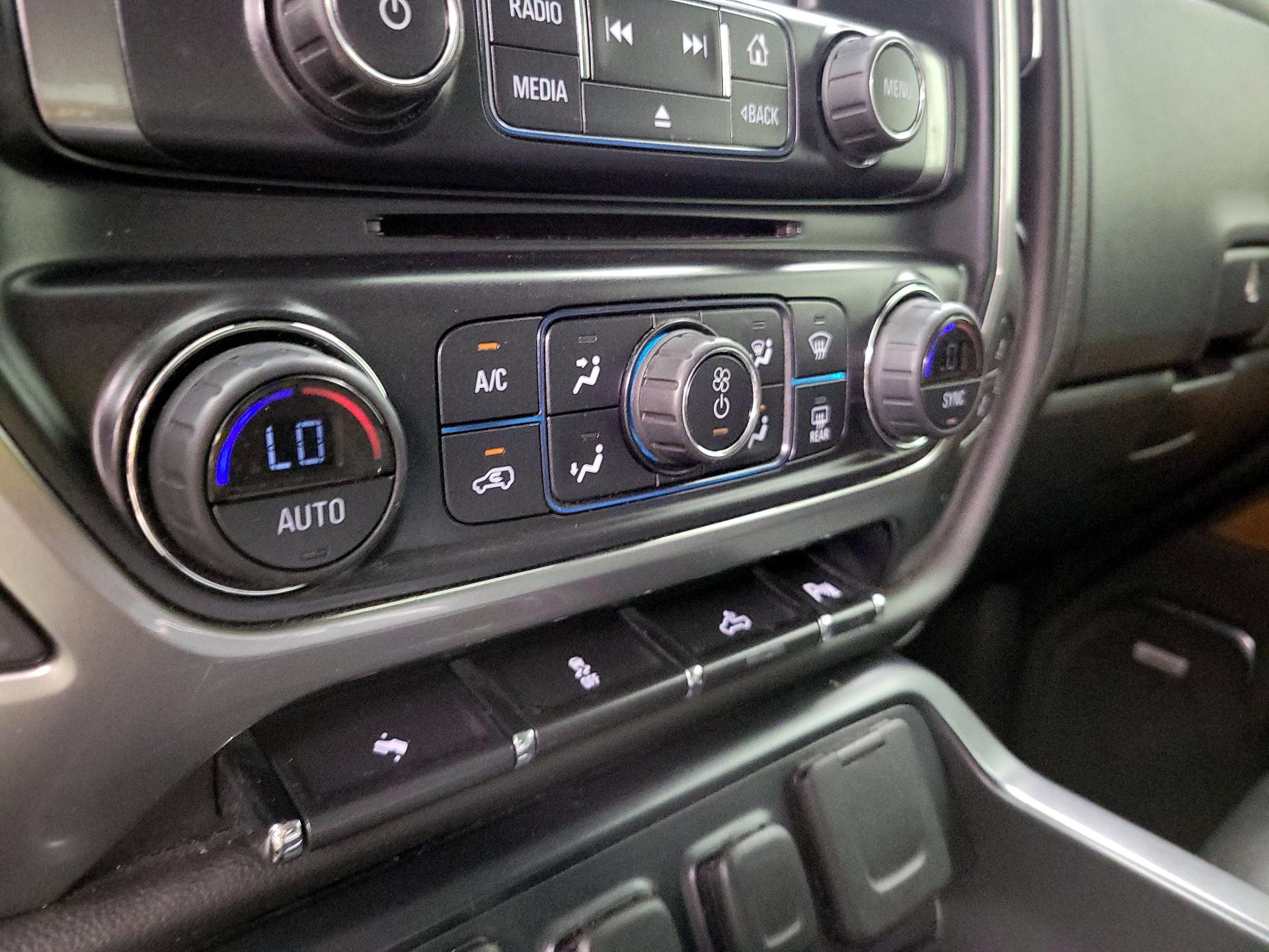 Thumbnail: 2015 Chevrolet Silverado 1500 - 16