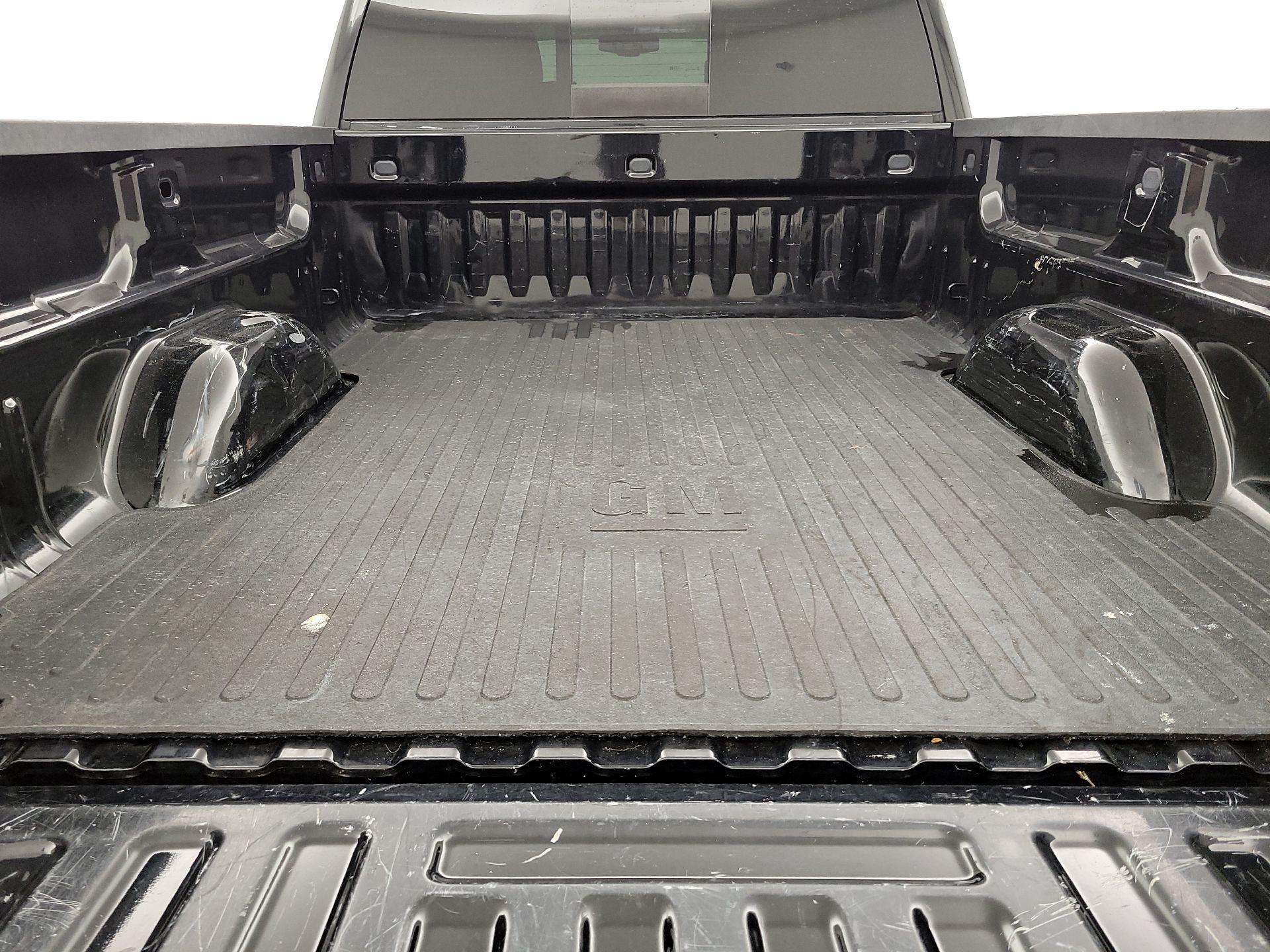 Thumbnail: 2015 Chevrolet Silverado 1500 - 19