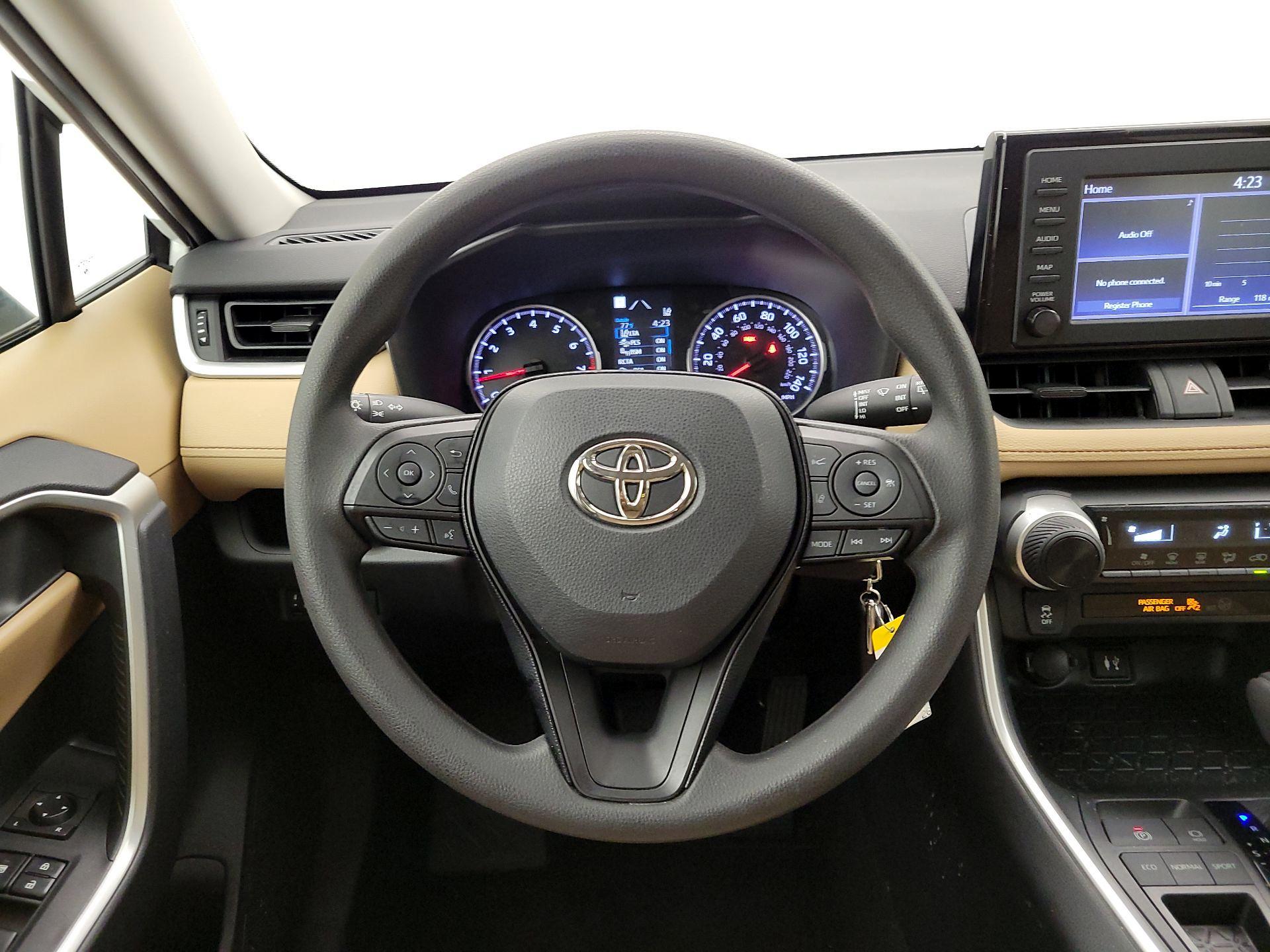Thumbnail: 2019 Toyota RAV4 - 10
