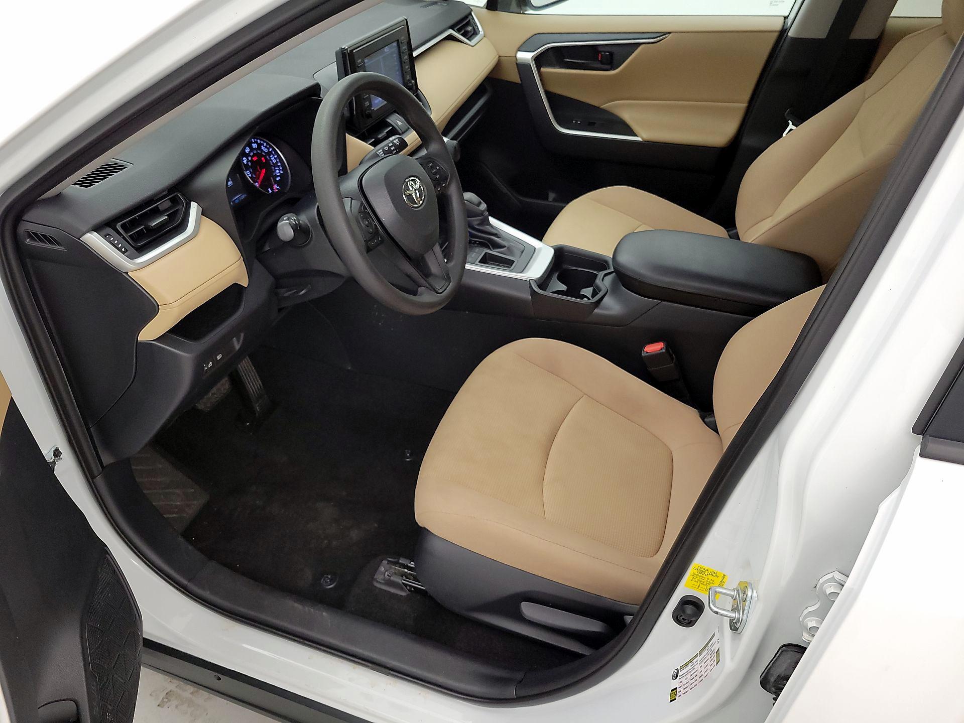 Thumbnail: 2019 Toyota RAV4 - 11