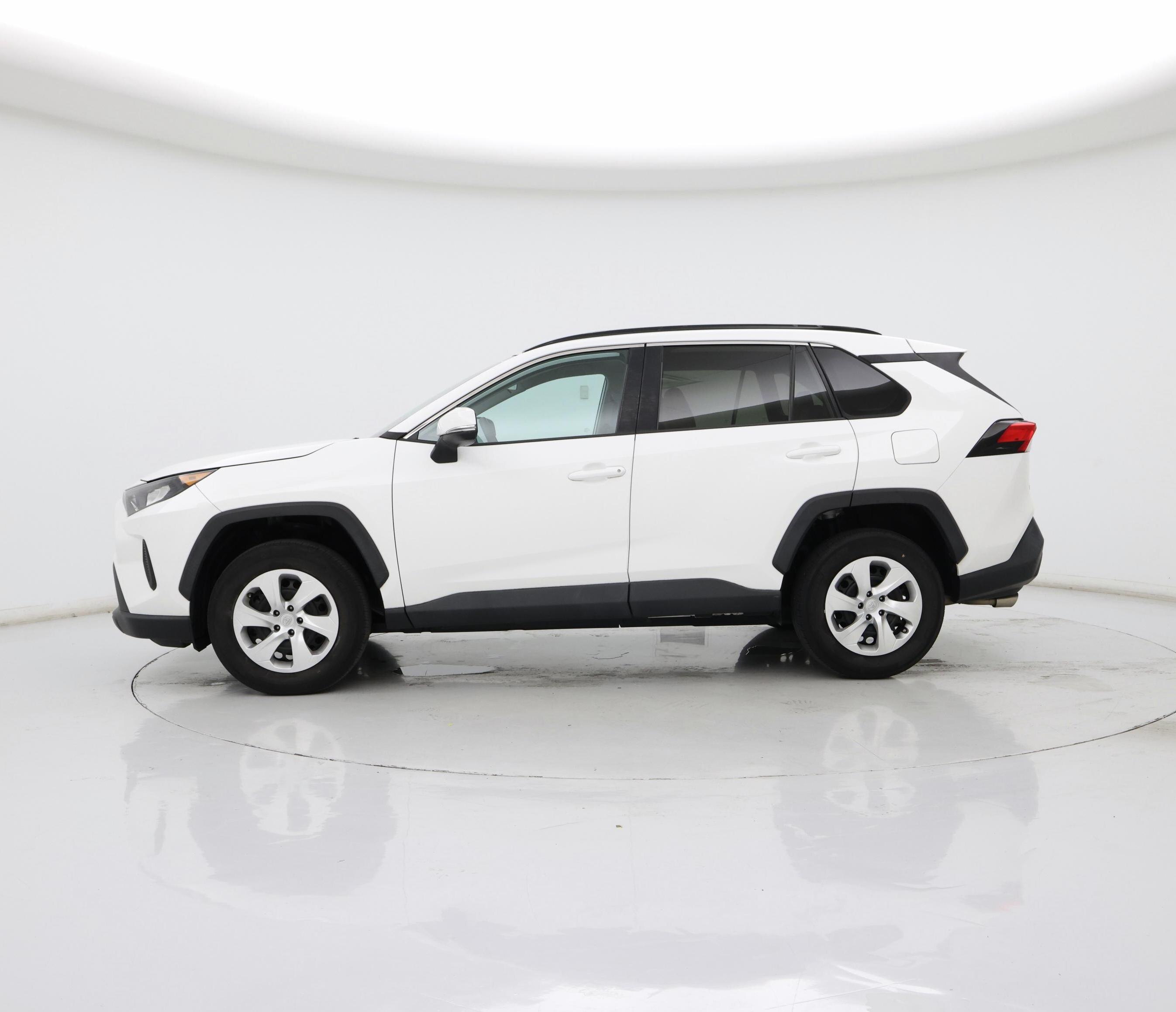 Thumbnail: 2019 Toyota RAV4 - 3