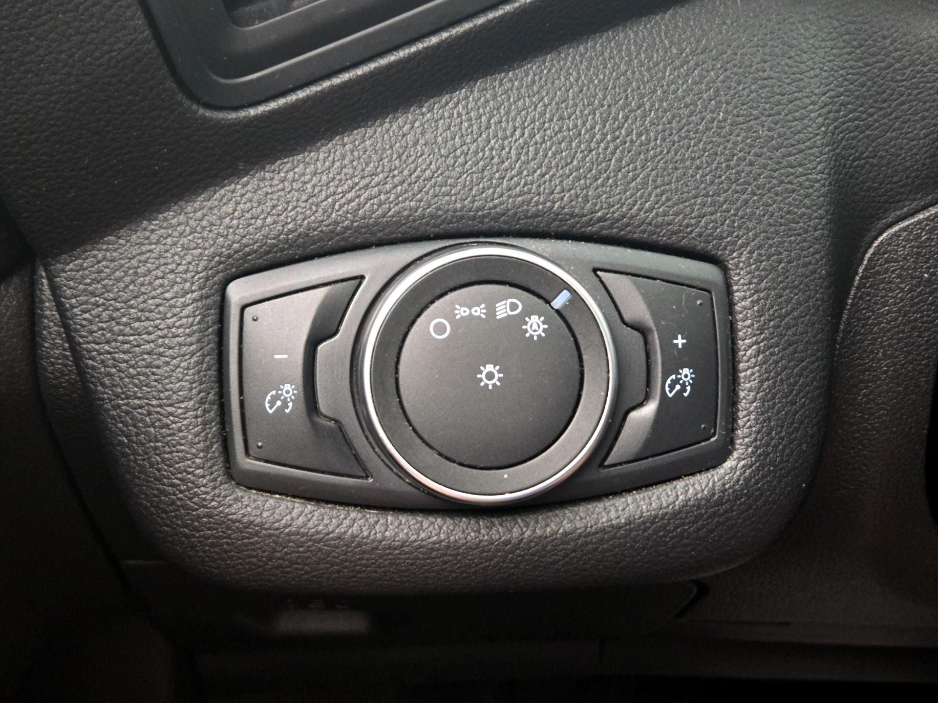 Thumbnail: 2018 Ford C-Max - 13