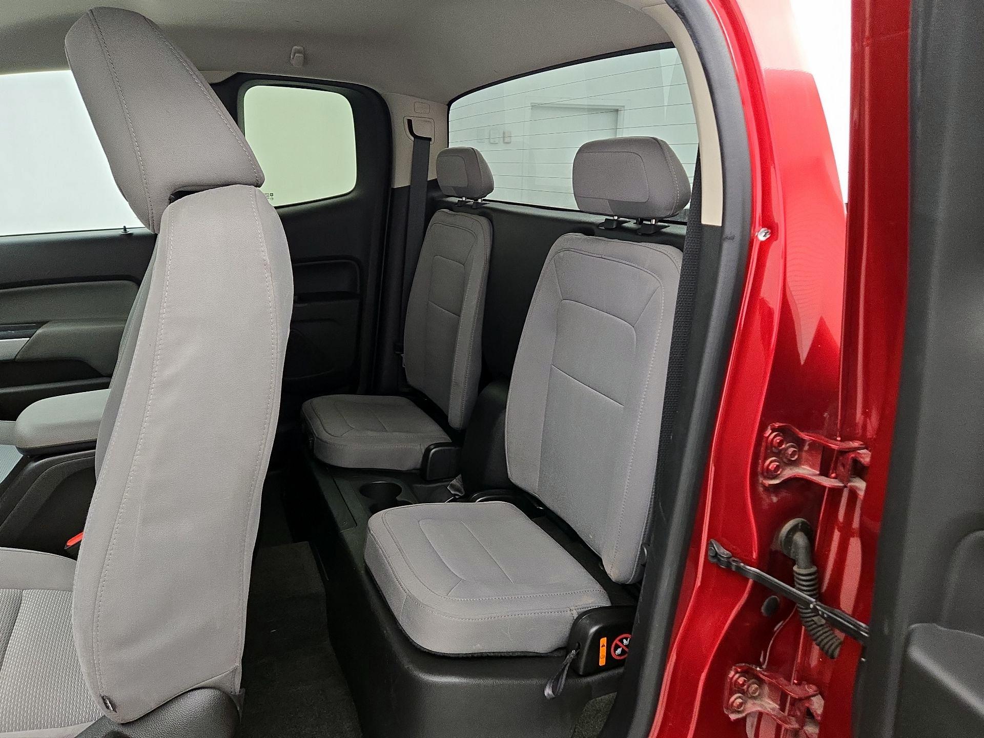 Thumbnail: 2015 Chevrolet Colorado - 19