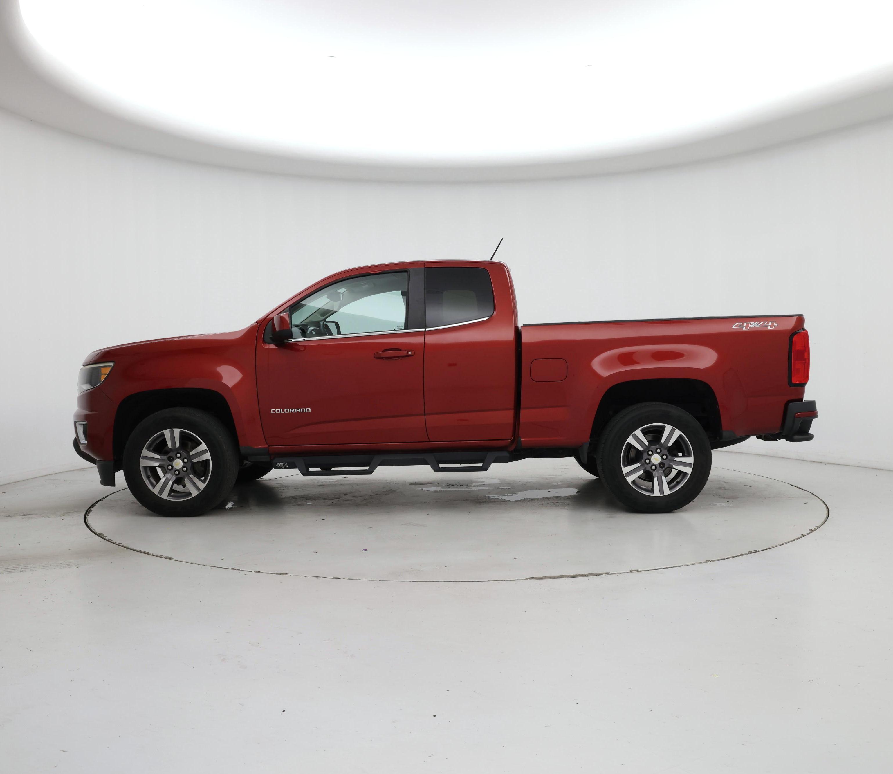 Thumbnail: 2015 Chevrolet Colorado - 3