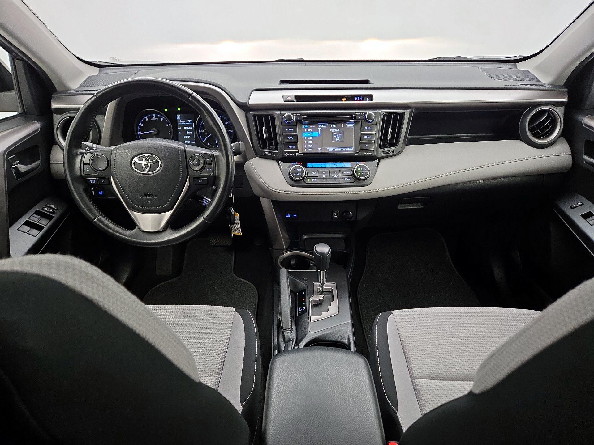 Thumbnail: 2017 Toyota RAV4 - 9