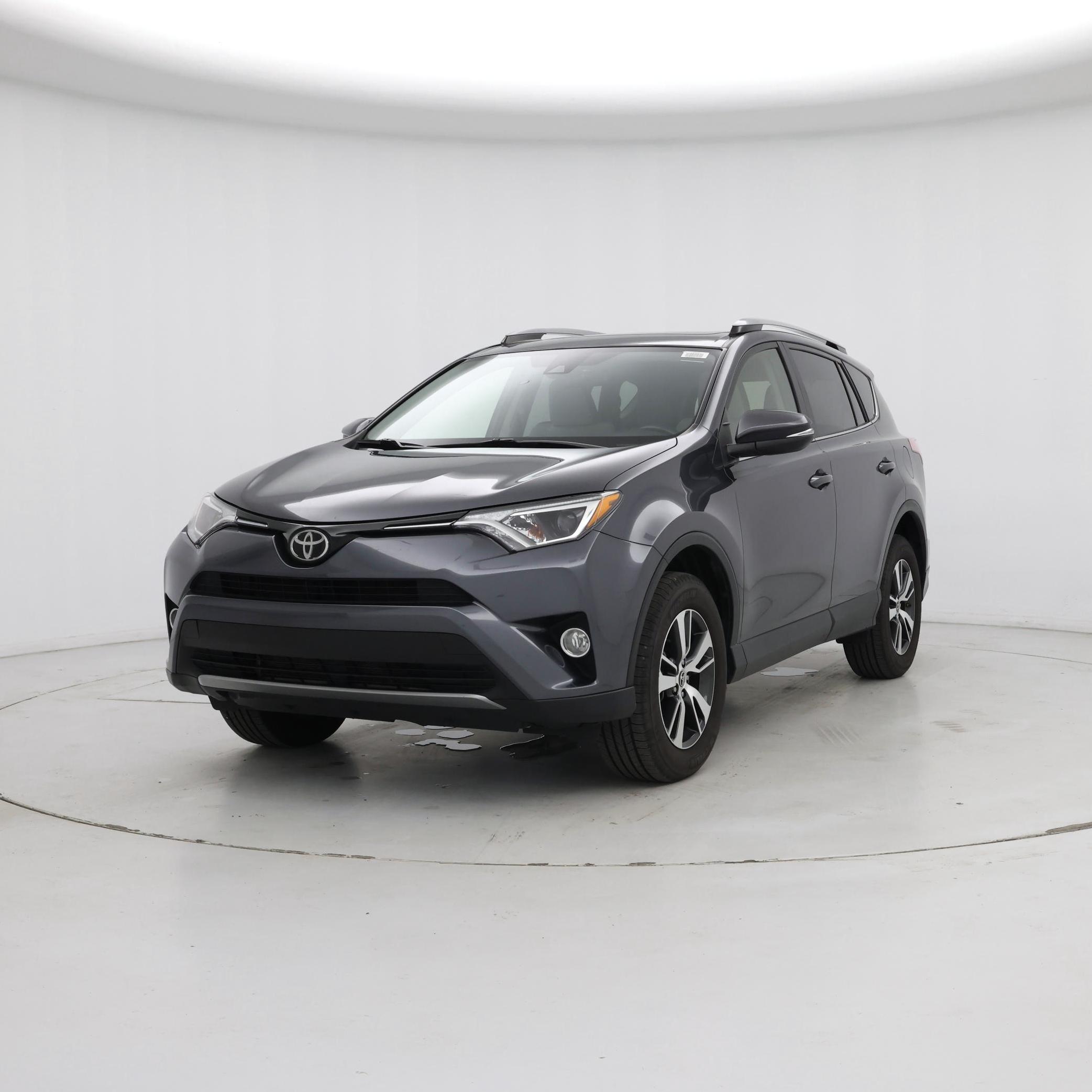 Thumbnail: 2017 Toyota RAV4 - 4