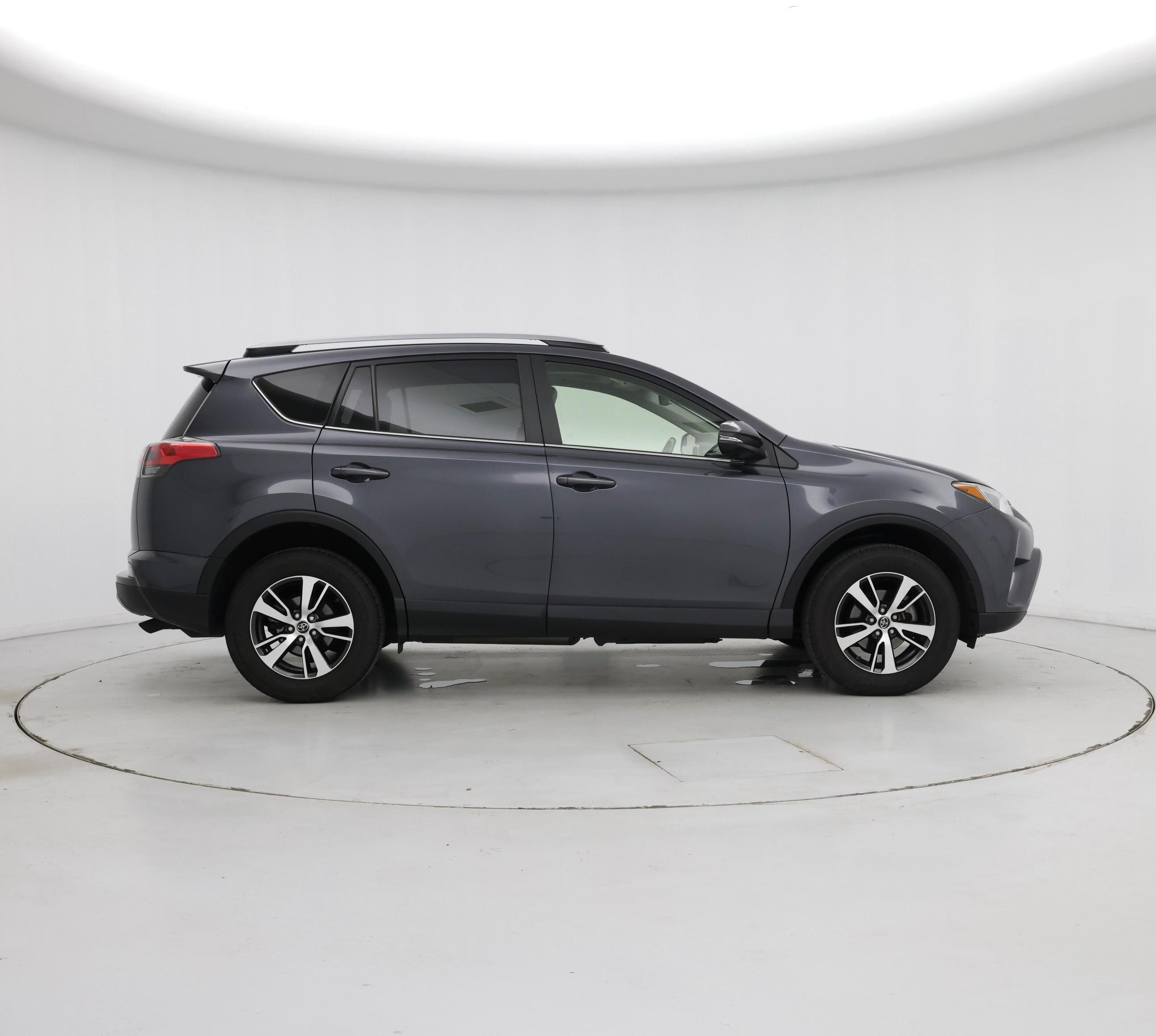 Thumbnail: 2017 Toyota RAV4 - 7