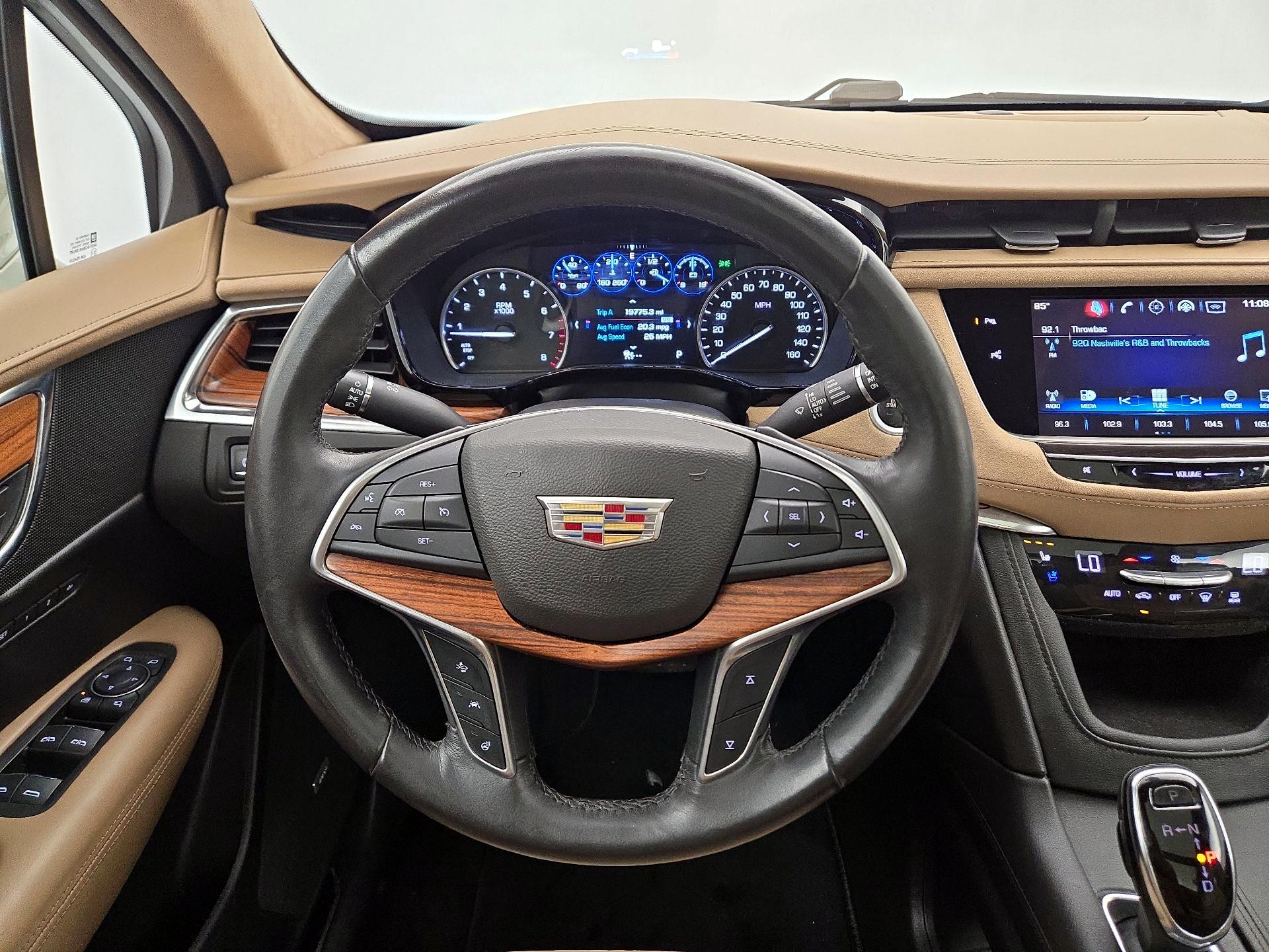 Thumbnail: 2017 Cadillac XT5 - 10