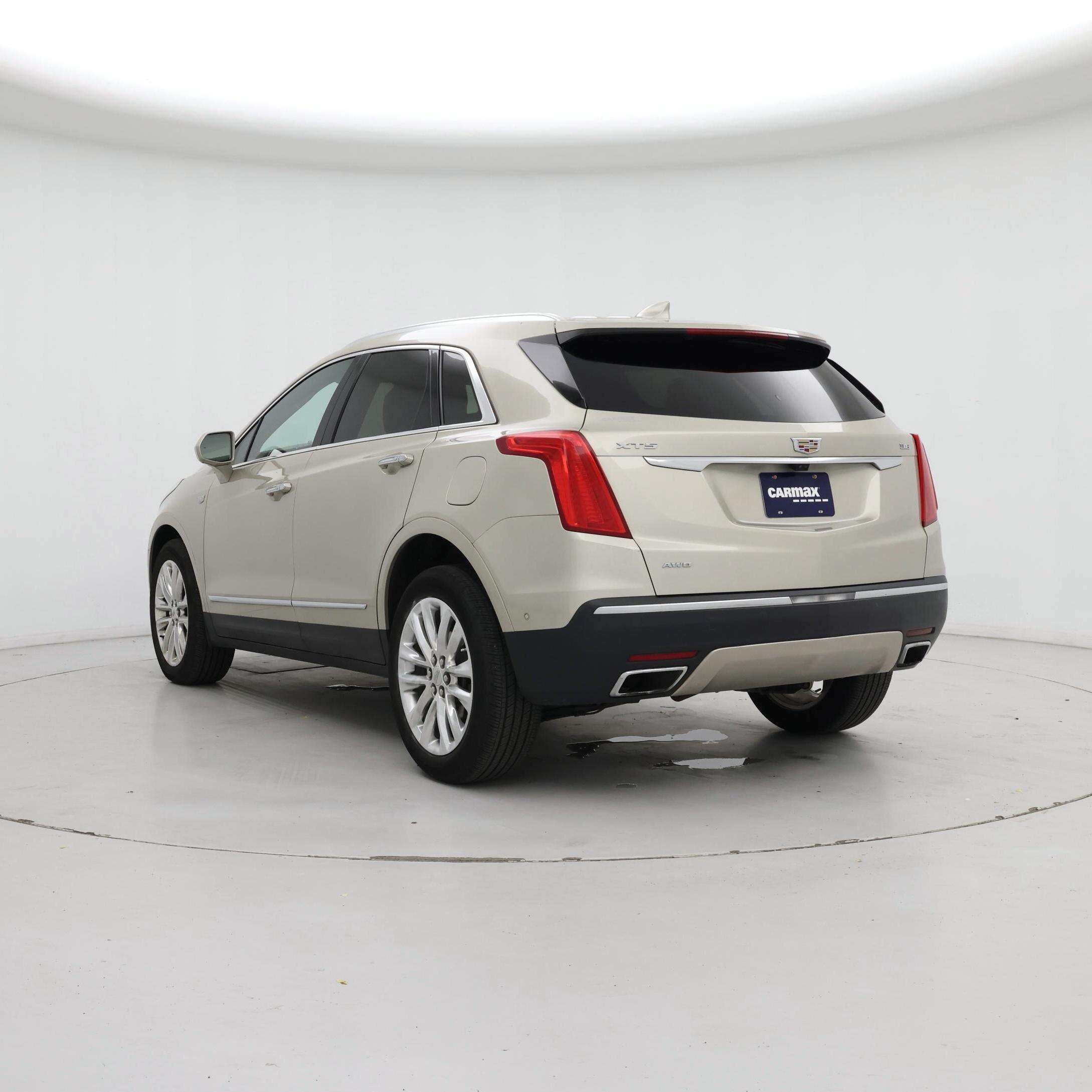 Thumbnail: 2017 Cadillac XT5 - 2