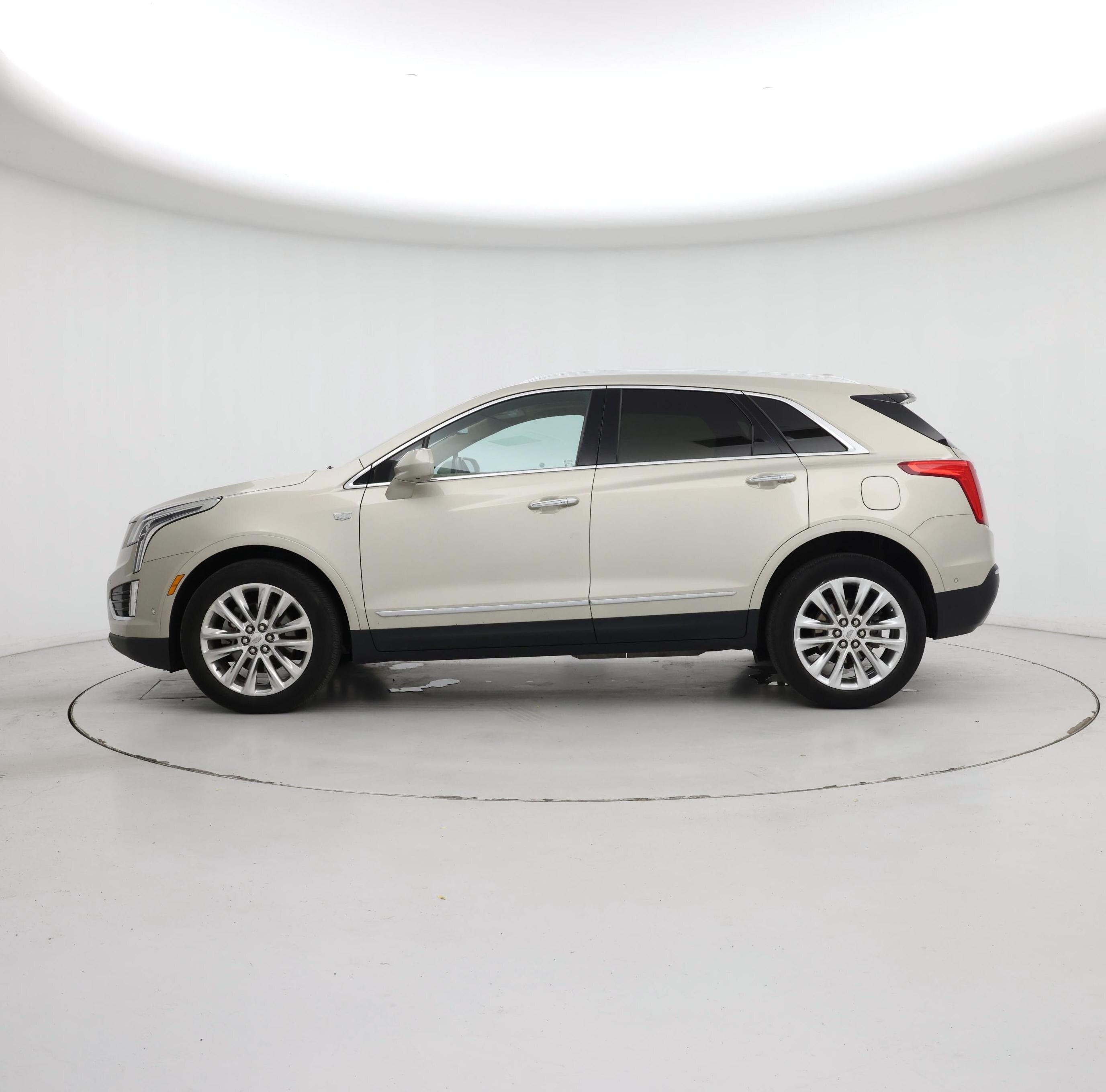 Thumbnail: 2017 Cadillac XT5 - 3