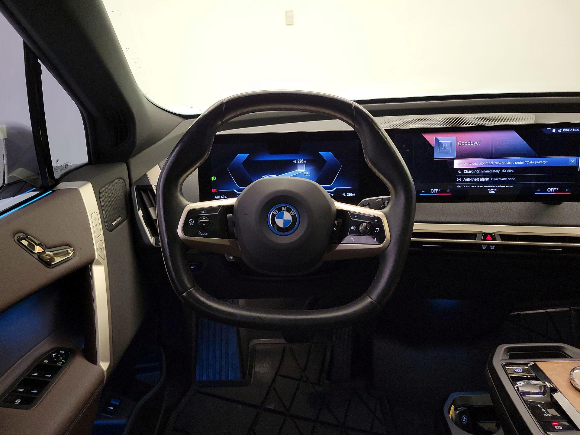 Thumbnail: 2022 BMW iX - 10