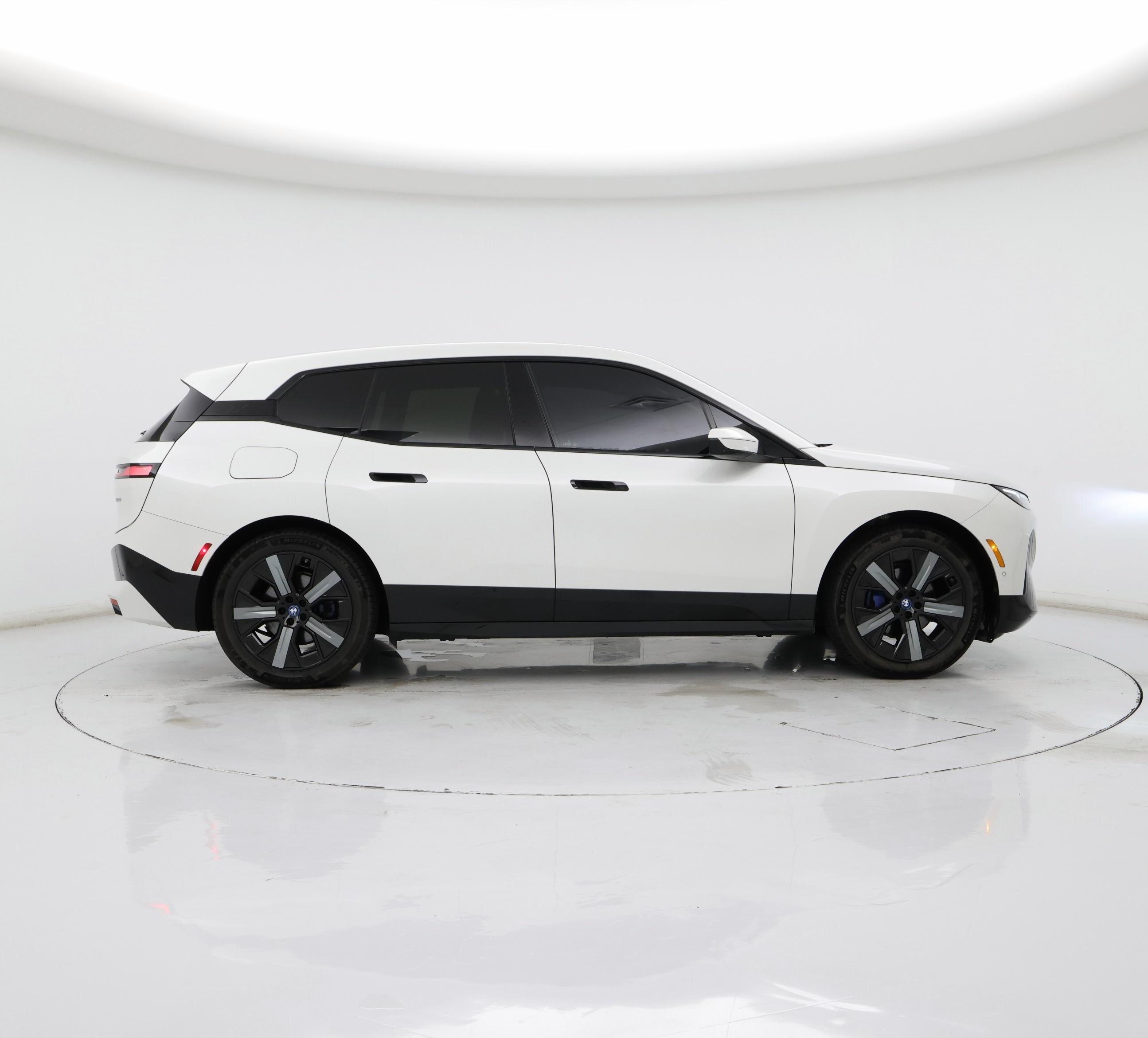 Thumbnail: 2022 BMW iX - 7