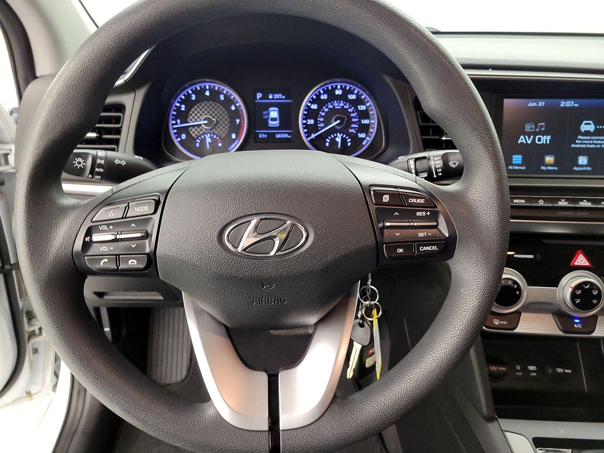 Thumbnail: 2019 Hyundai Elantra - 10
