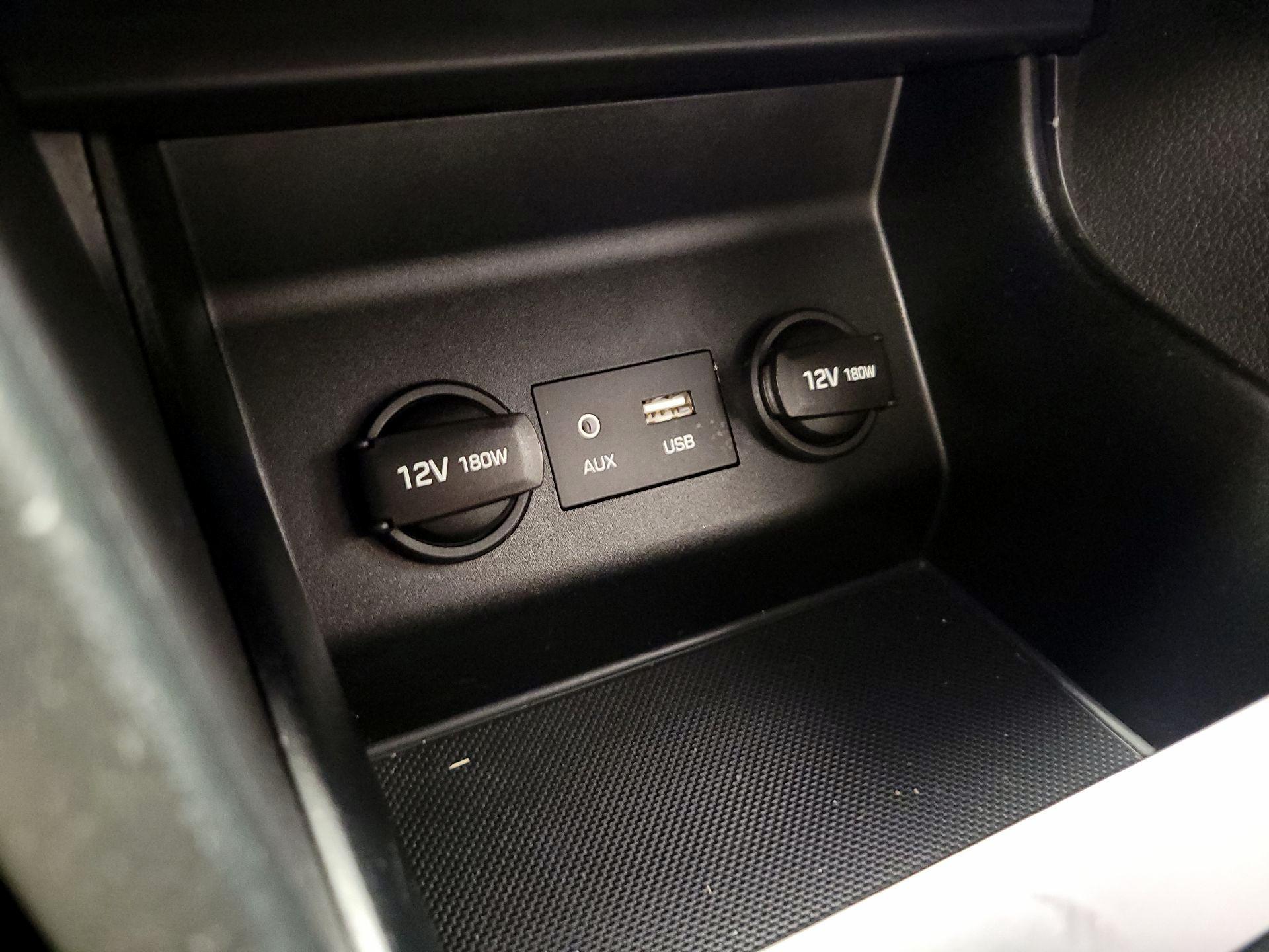Thumbnail: 2019 Hyundai Elantra - 18