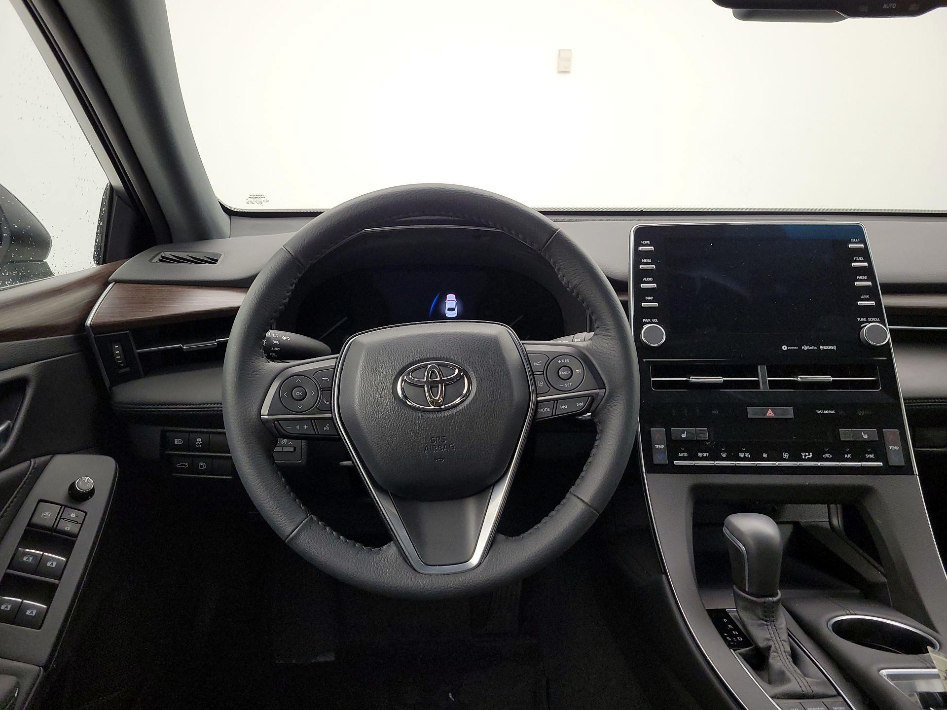 Thumbnail: 2022 Toyota Avalon - 10