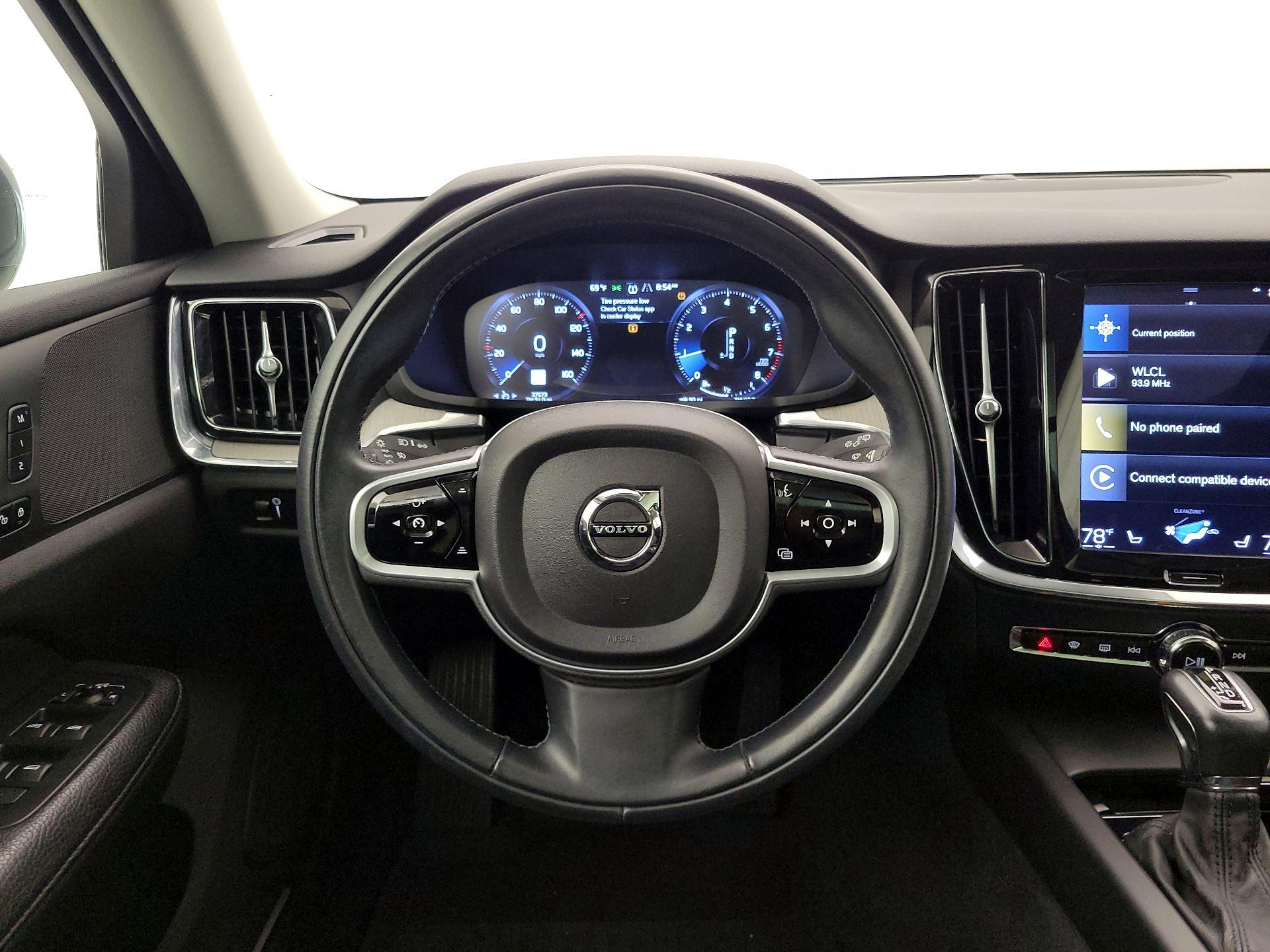 Thumbnail: 2021 Volvo S60 - 10