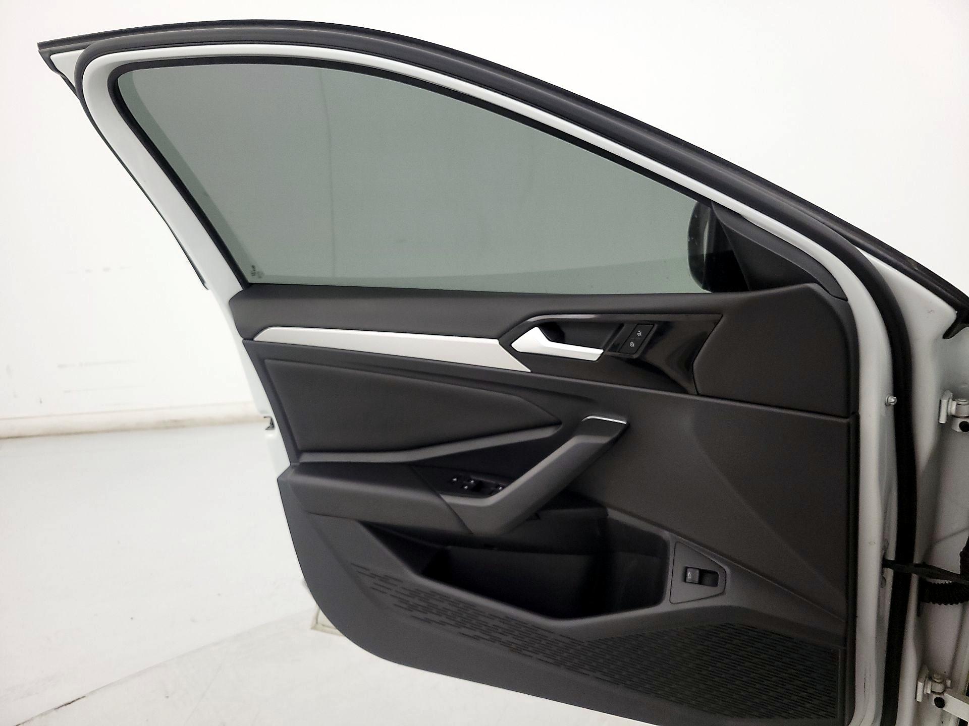 Thumbnail: 2019 Volkswagen Jetta - 12