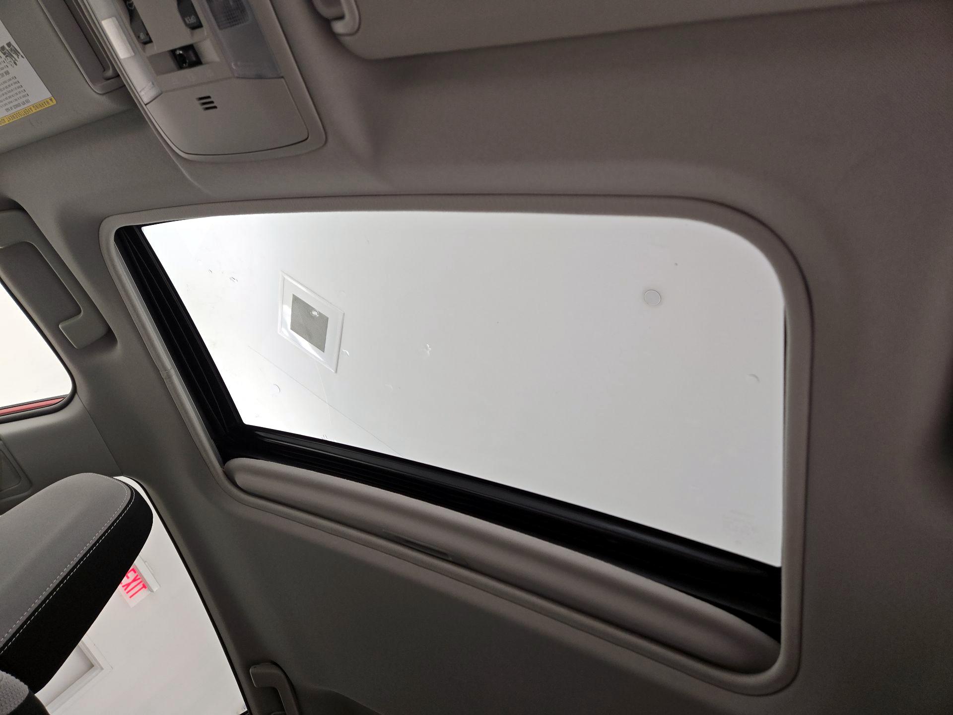 Thumbnail: 2016 Toyota RAV4 - 19