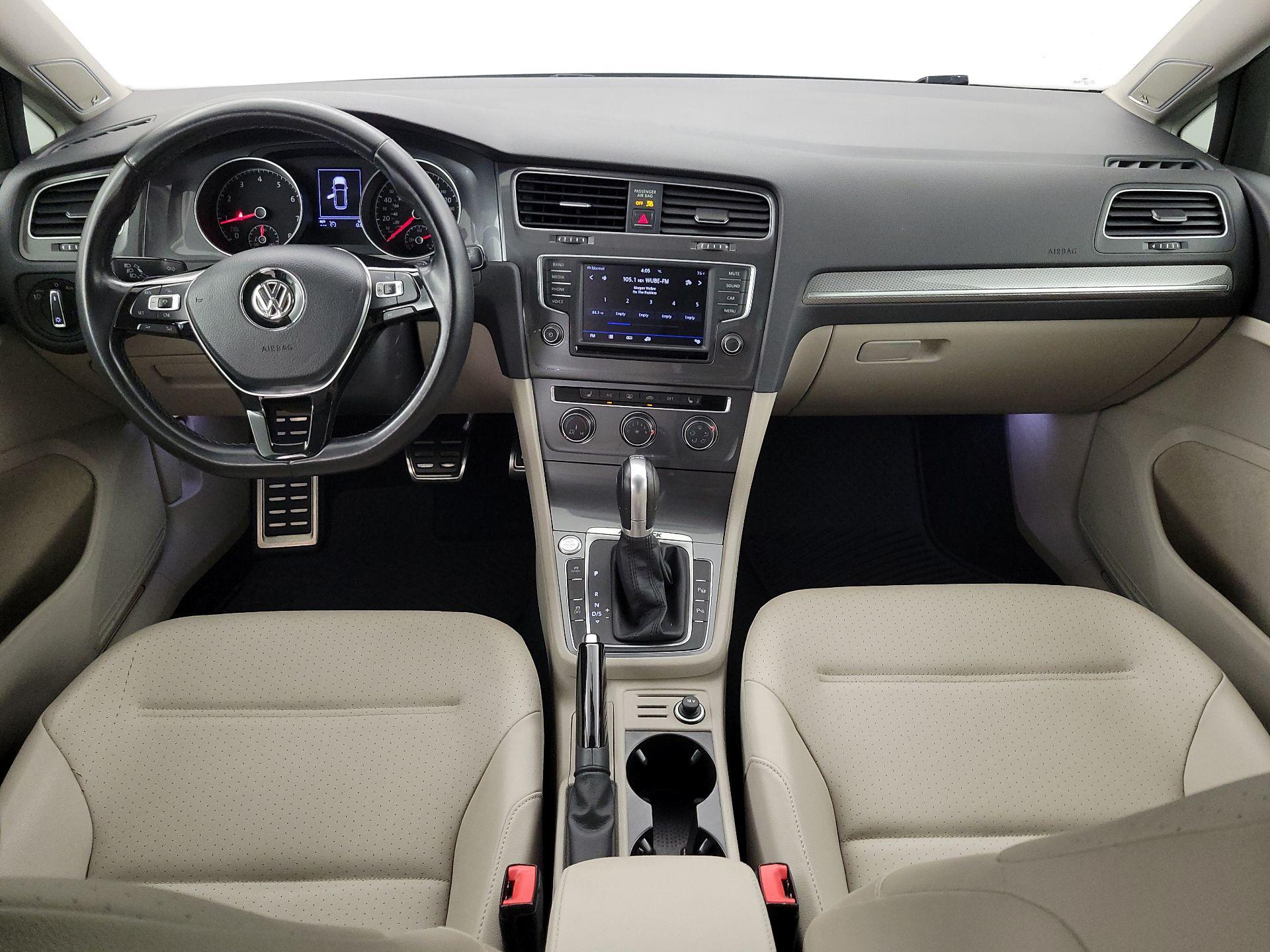 Thumbnail: 2017 Volkswagen Golf - 9