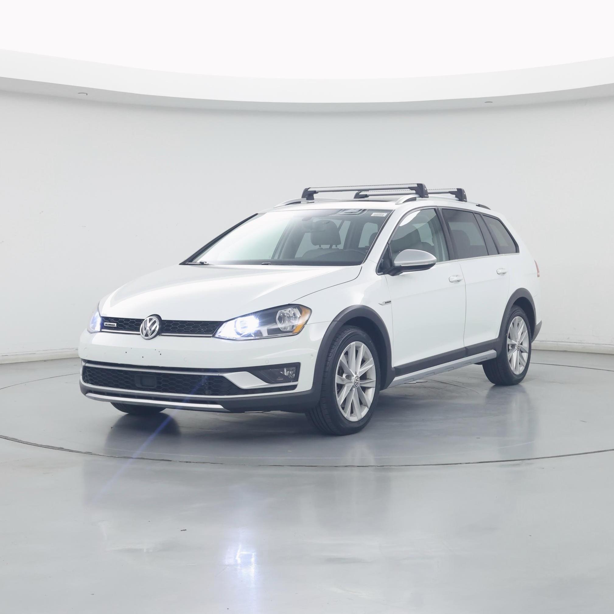 Thumbnail: 2017 Volkswagen Golf - 4