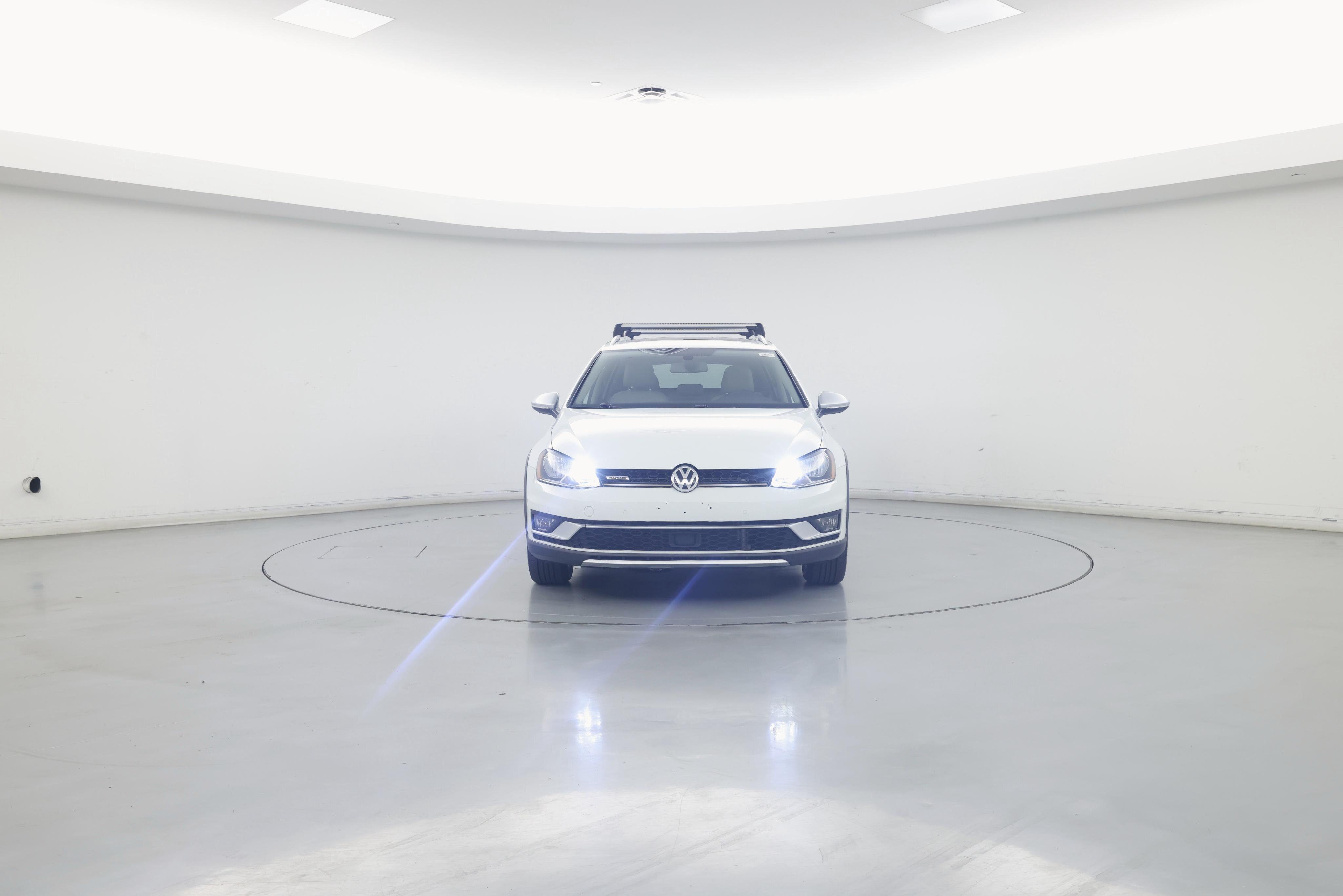Thumbnail: 2017 Volkswagen Golf - 5