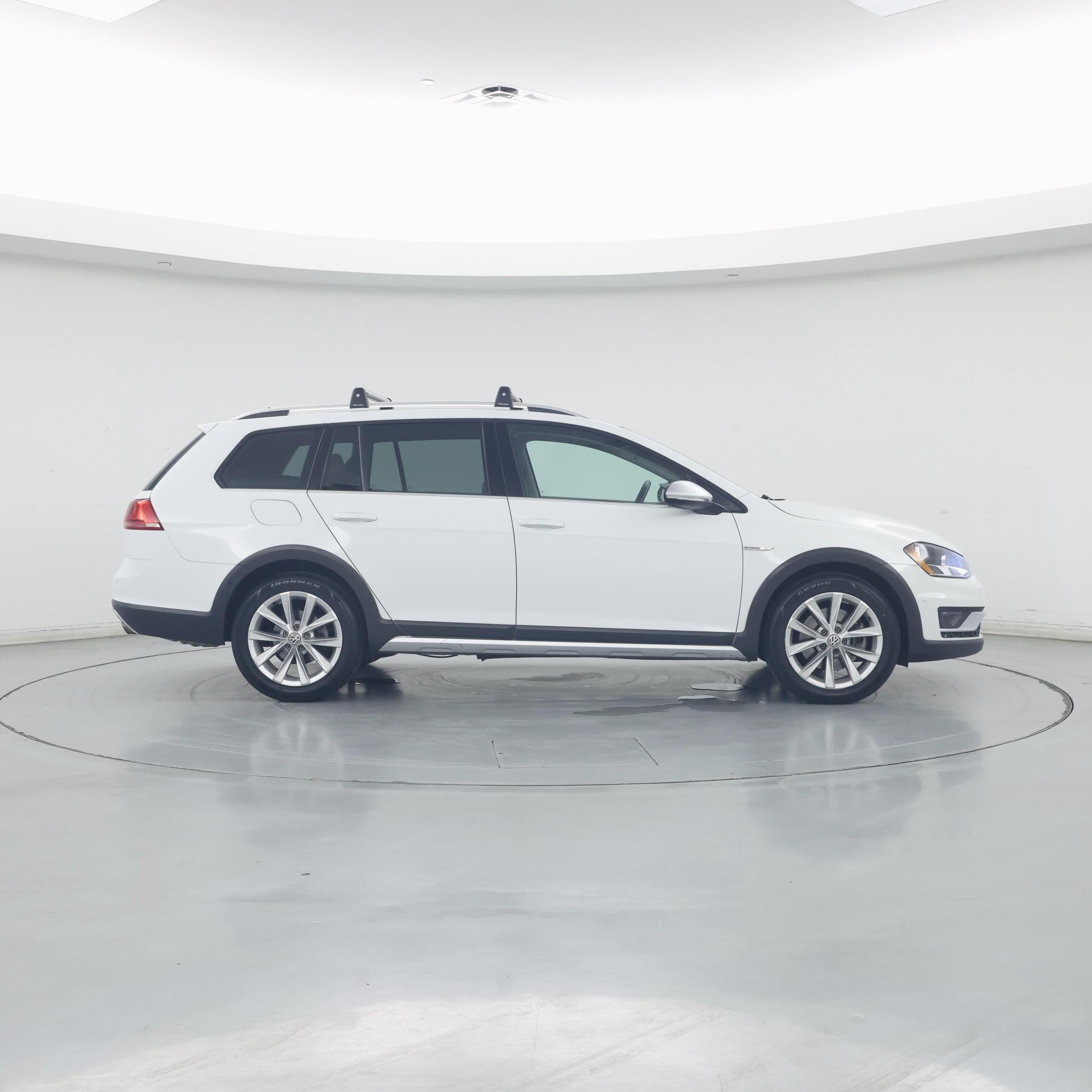 Thumbnail: 2017 Volkswagen Golf - 7