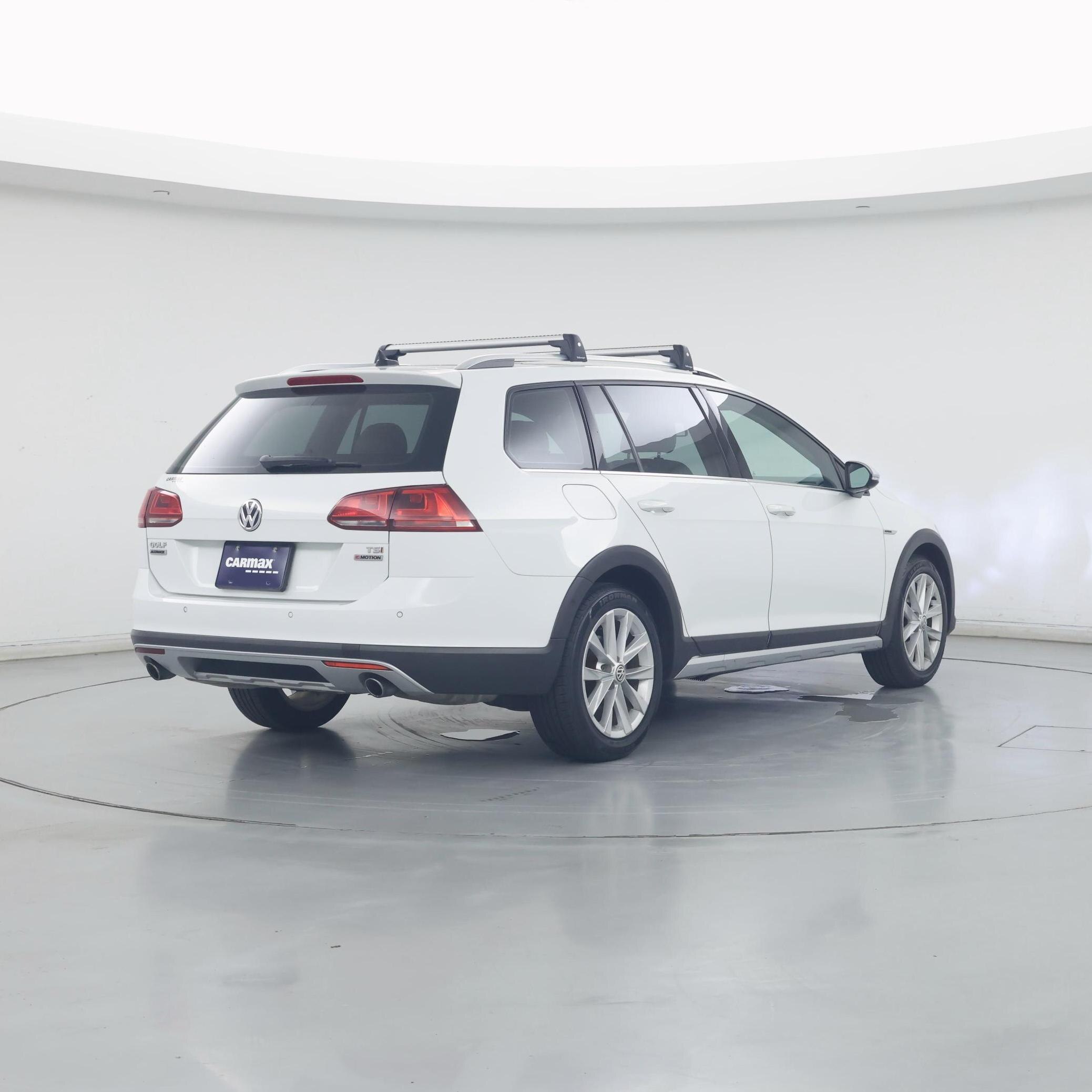 Thumbnail: 2017 Volkswagen Golf - 8