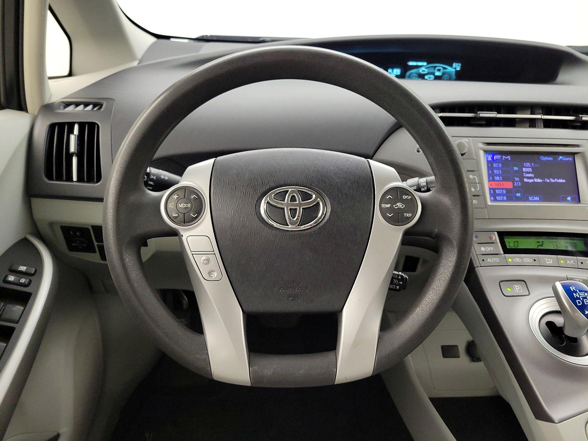 Thumbnail: 2013 Toyota Prius - 10