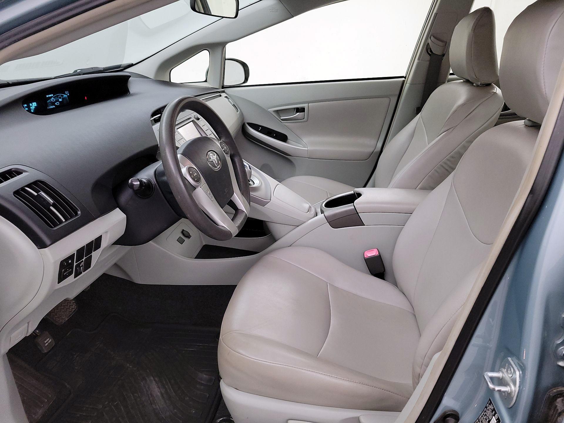 Thumbnail: 2013 Toyota Prius - 11
