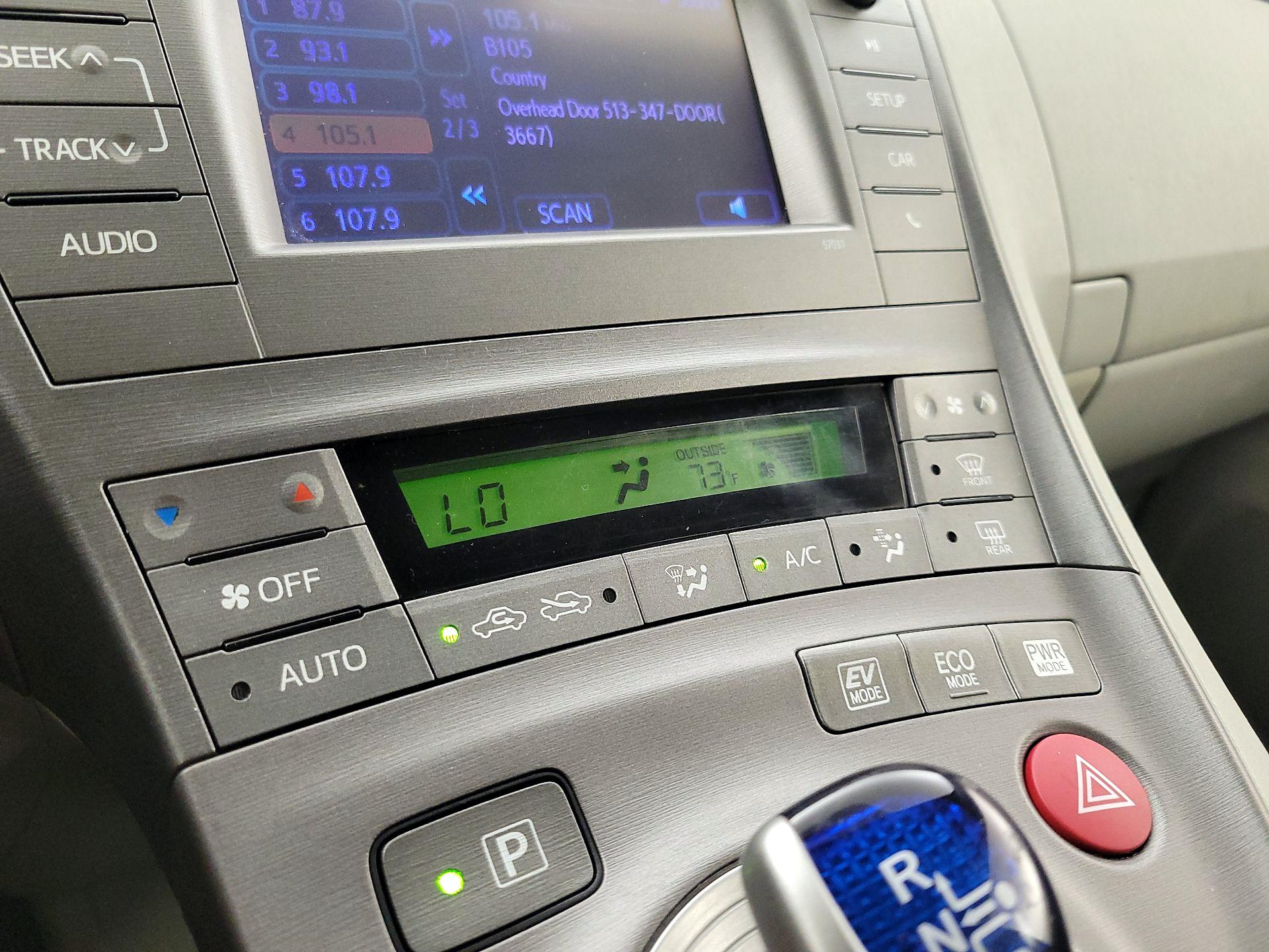Thumbnail: 2013 Toyota Prius - 15