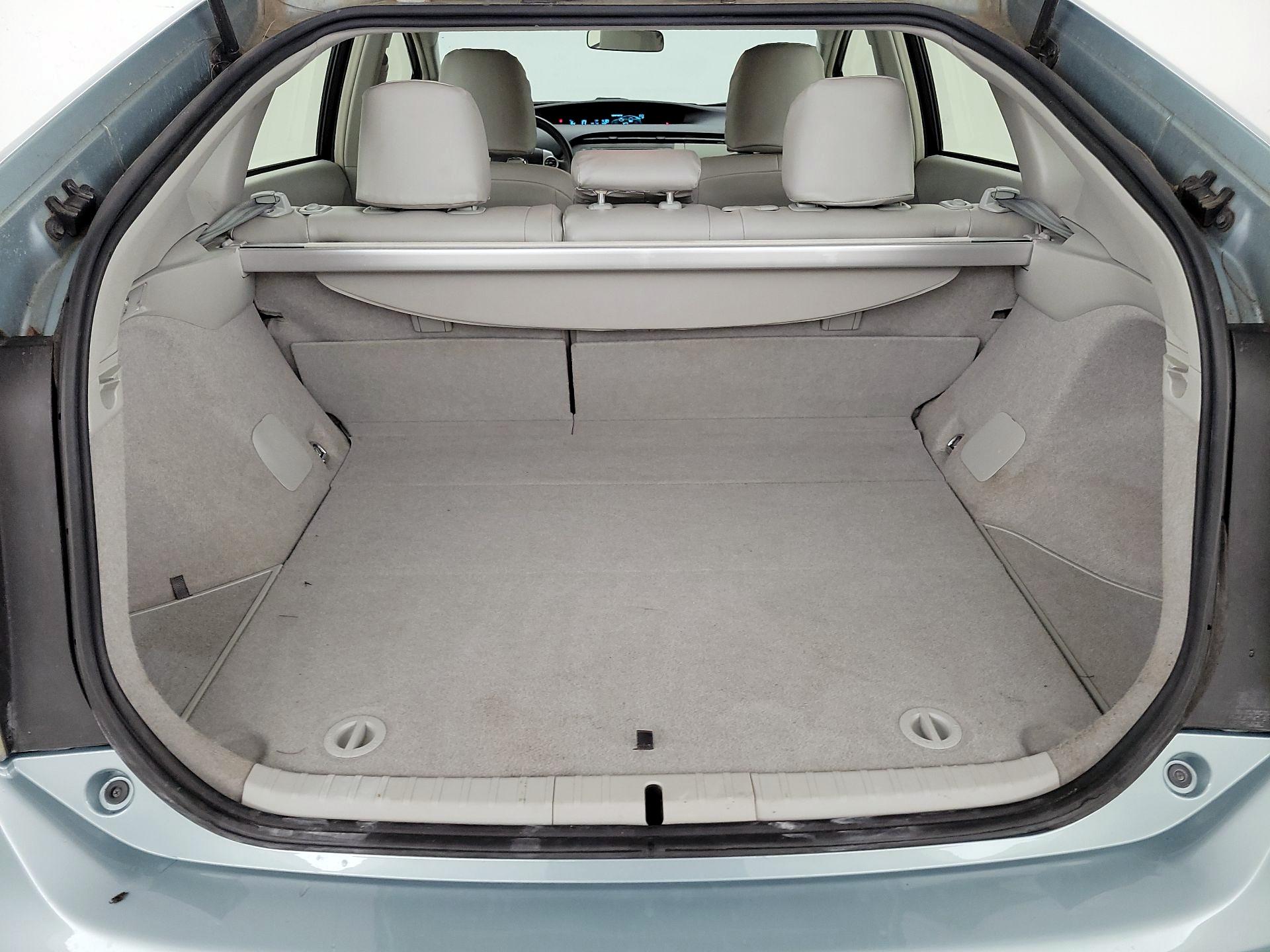 Thumbnail: 2013 Toyota Prius - 18