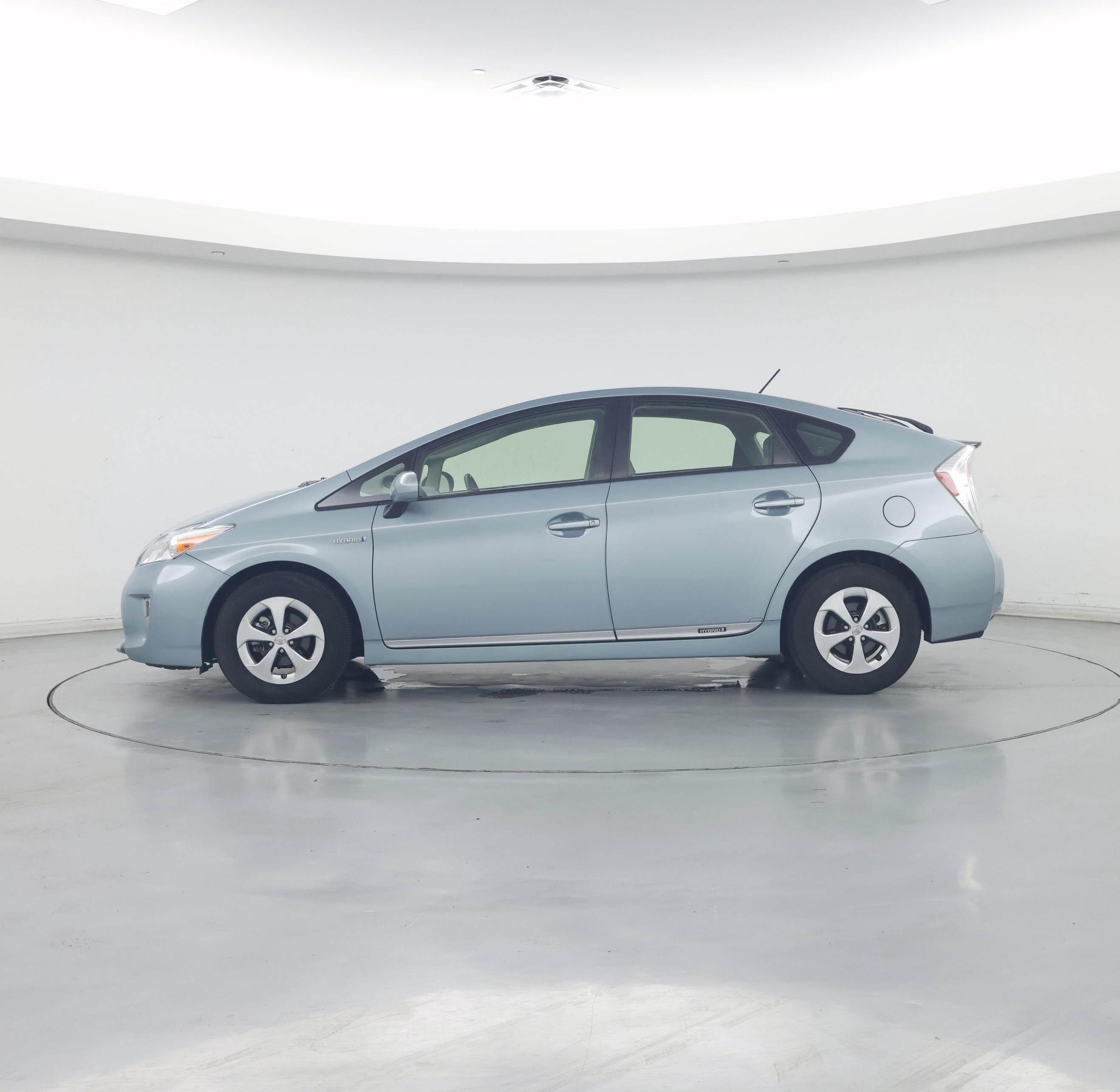 Thumbnail: 2013 Toyota Prius - 3