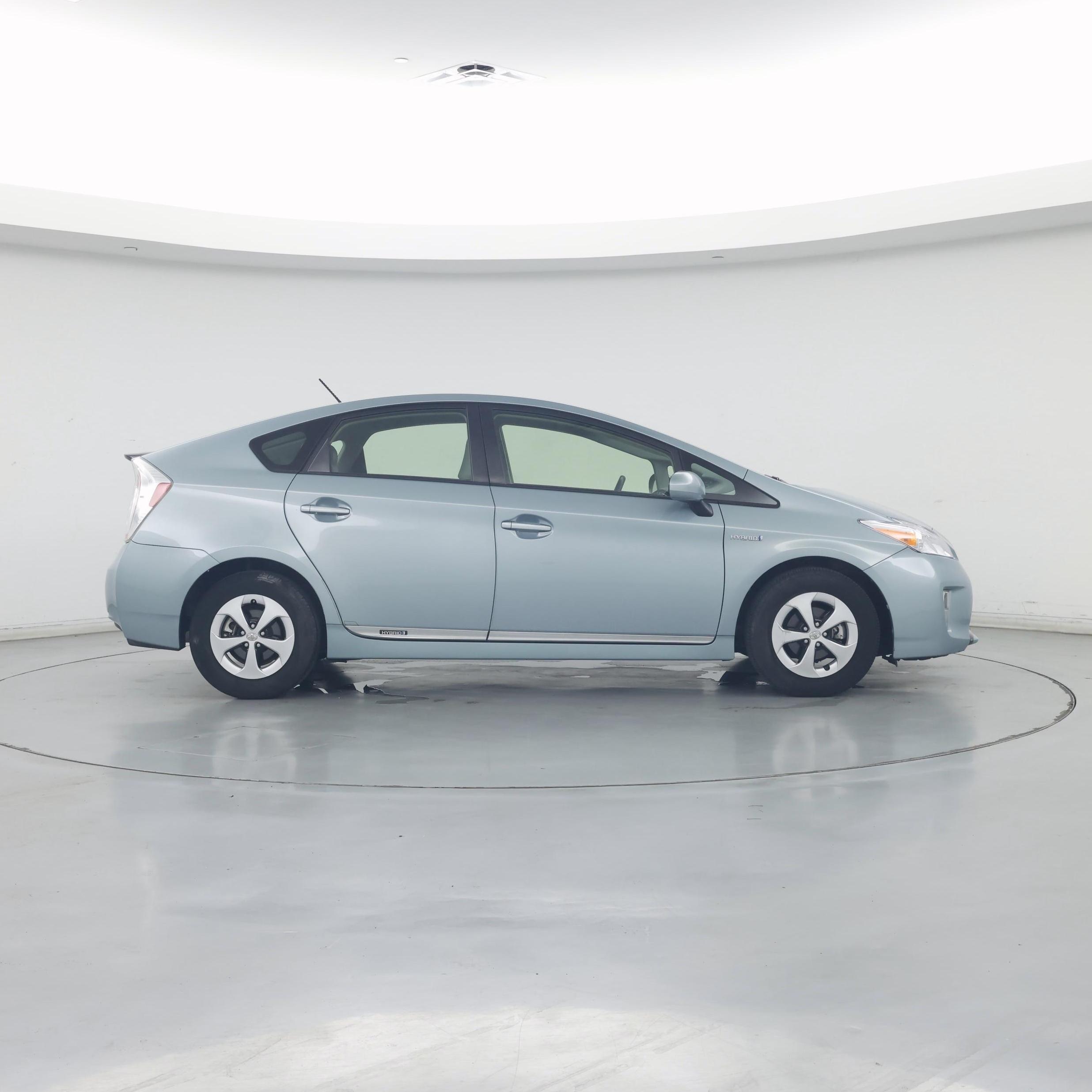 Thumbnail: 2013 Toyota Prius - 7