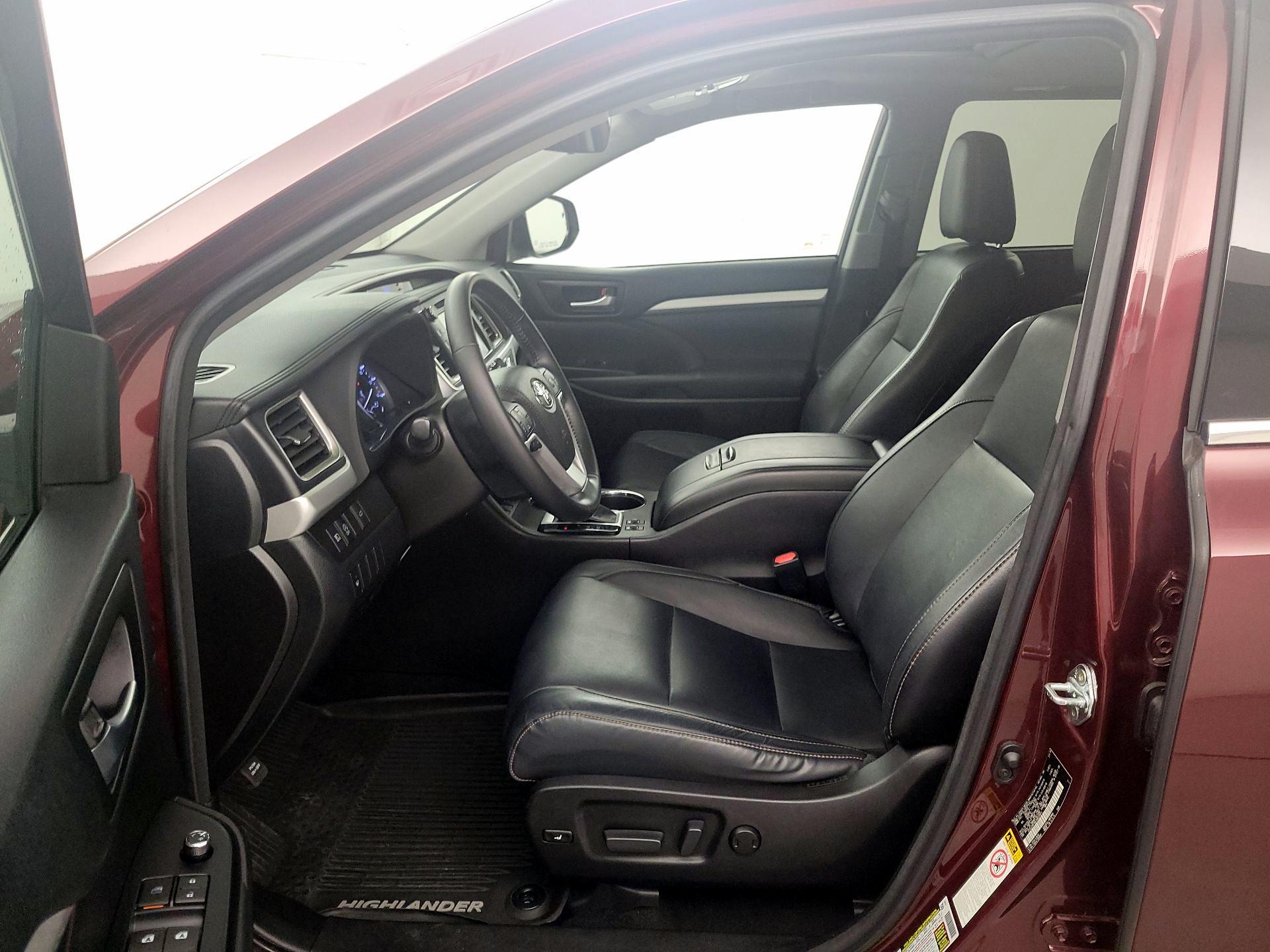 Thumbnail: 2018 Toyota Highlander - 11
