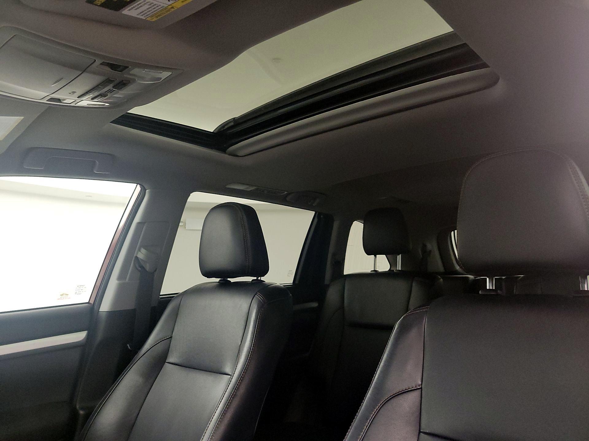 Thumbnail: 2018 Toyota Highlander - 19