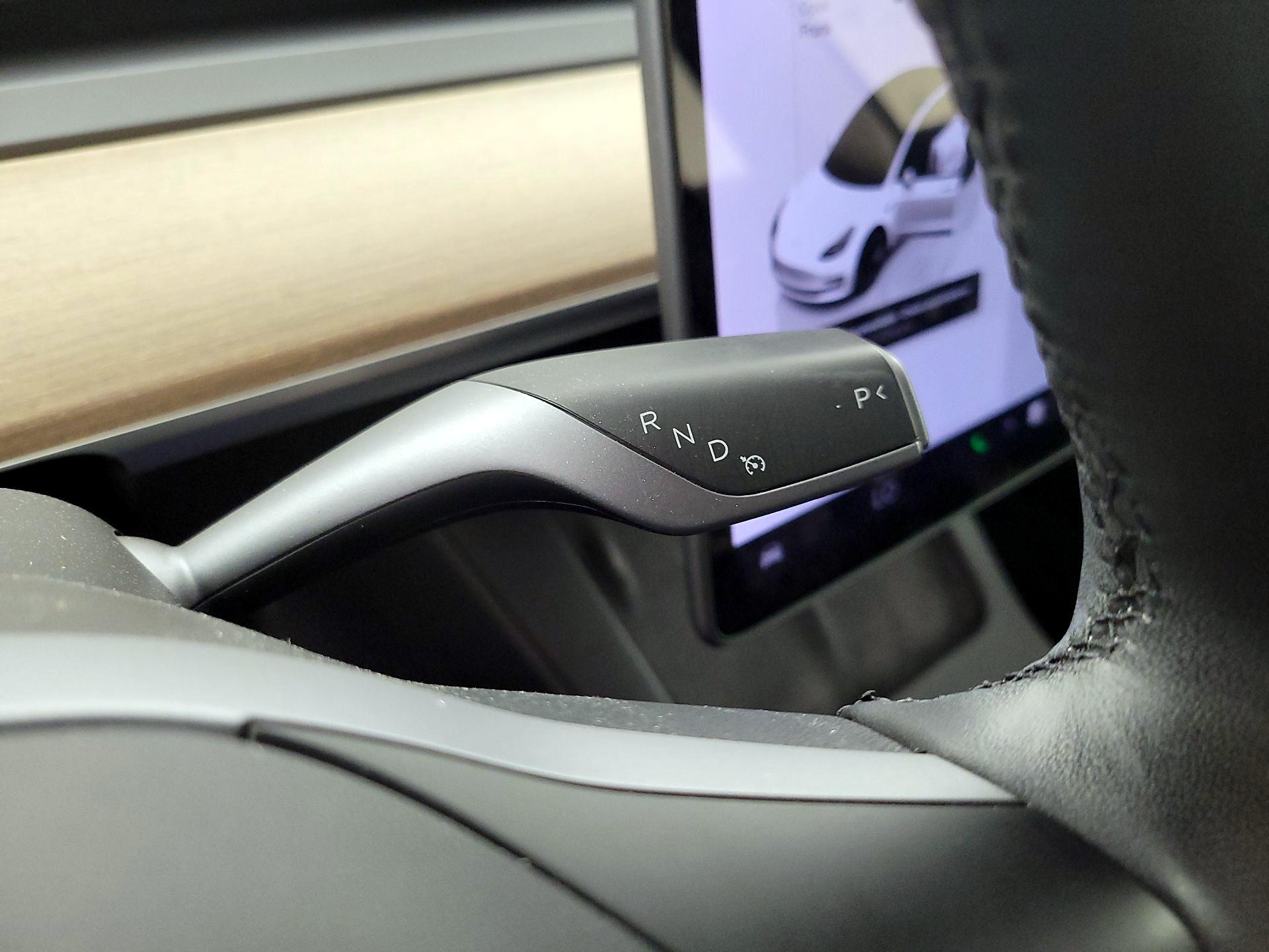 Thumbnail: 2022 Tesla Model 3 - 17