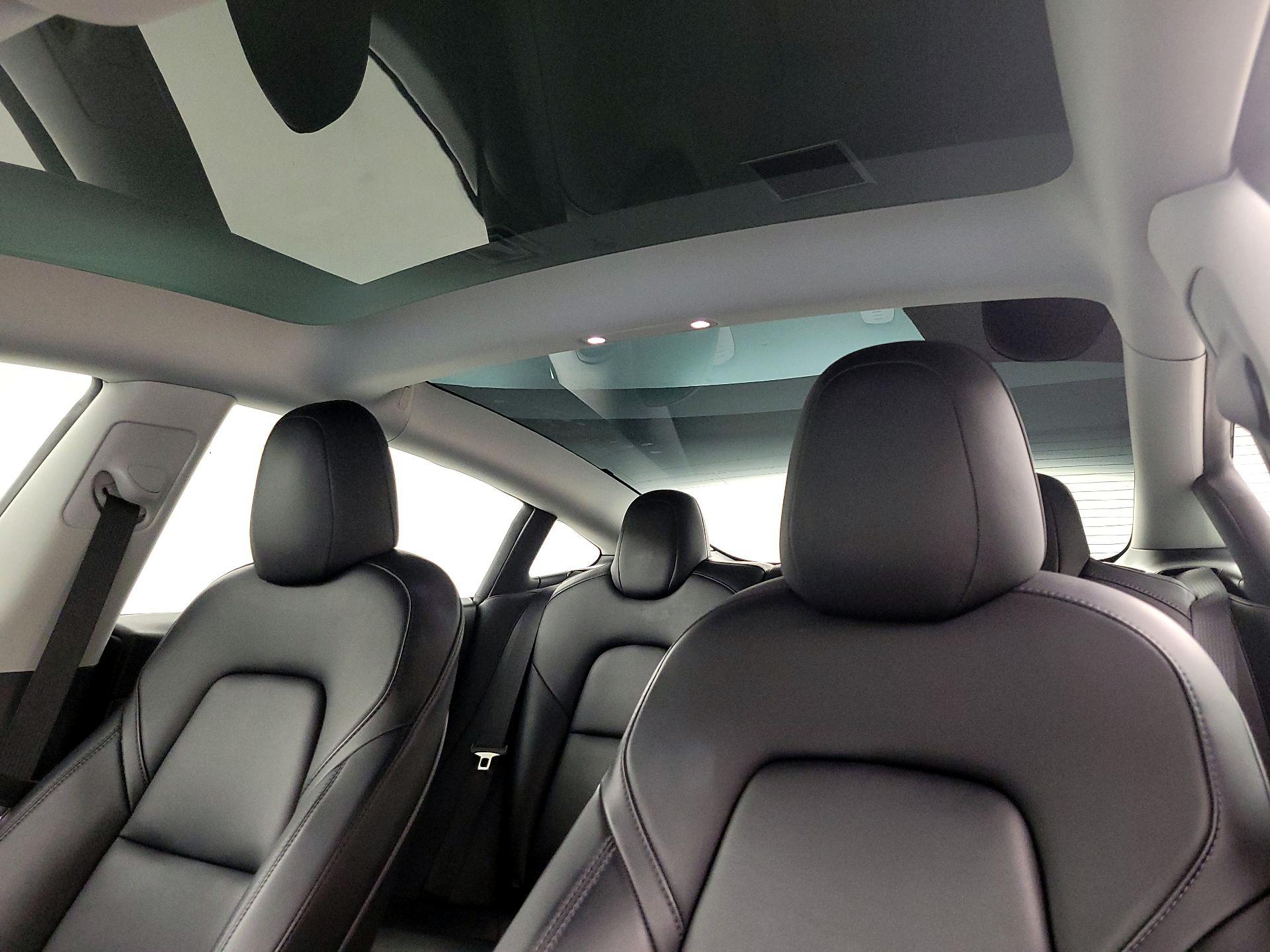 Thumbnail: 2022 Tesla Model 3 - 18