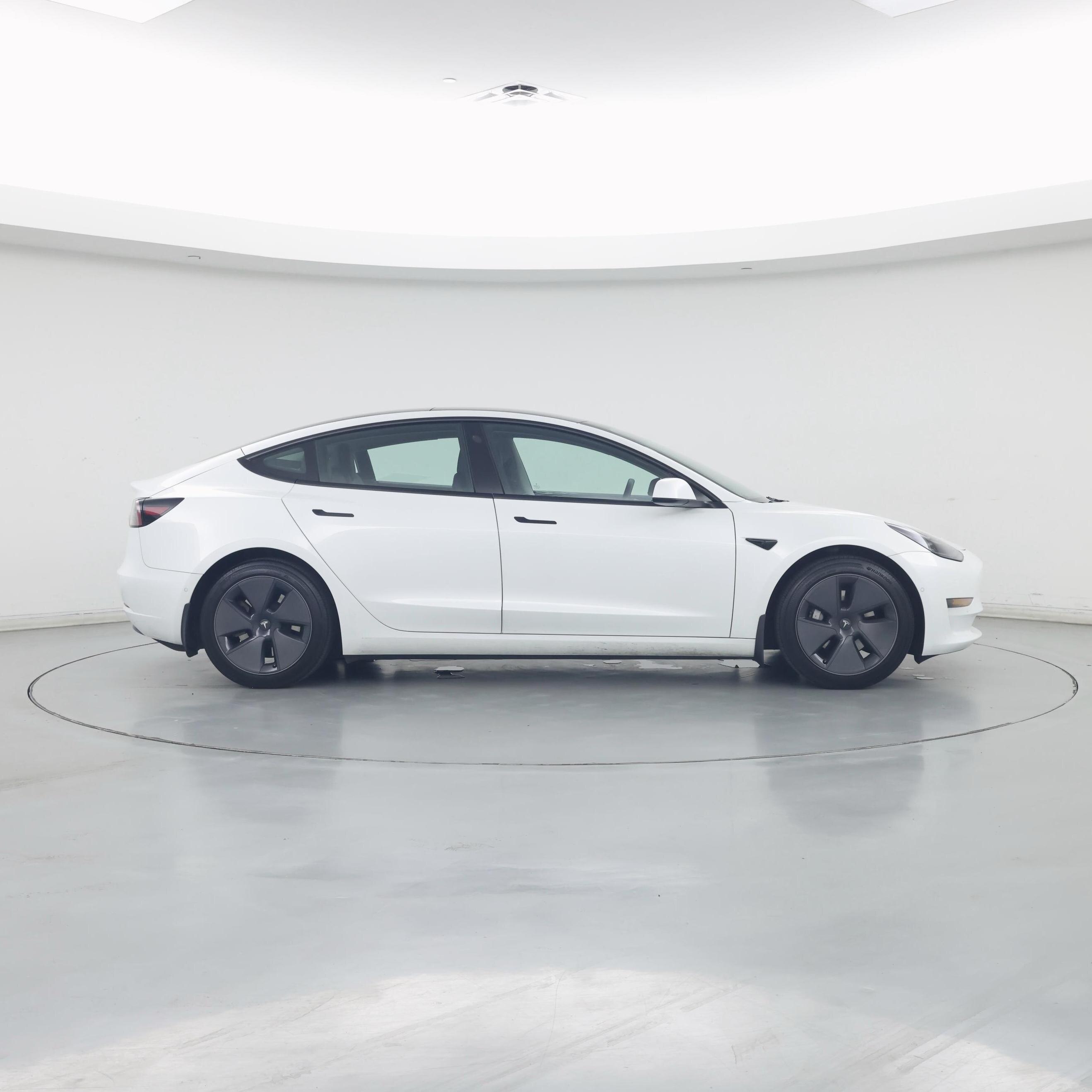Thumbnail: 2022 Tesla Model 3 - 7