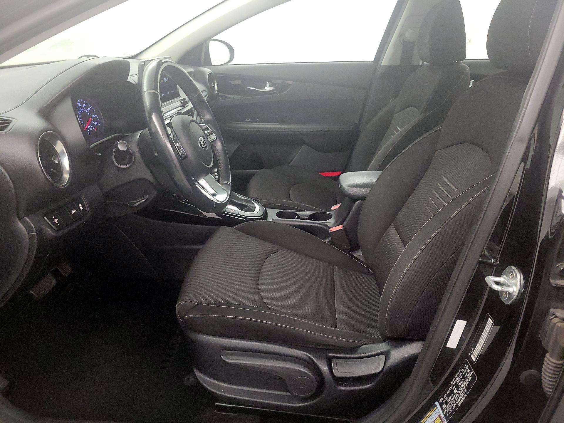 Thumbnail: 2019 Kia Forte - 11