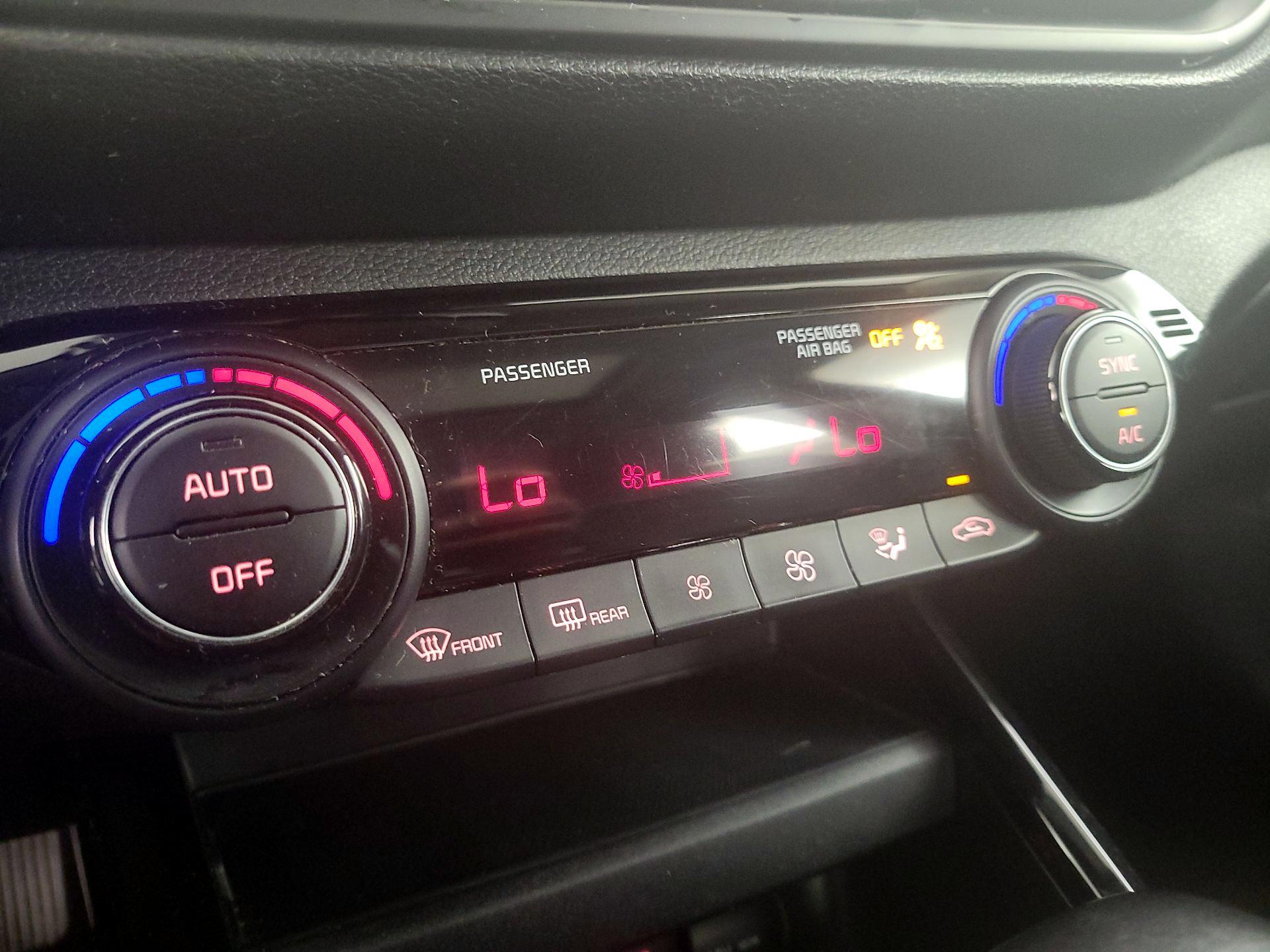Thumbnail: 2019 Kia Forte - 16