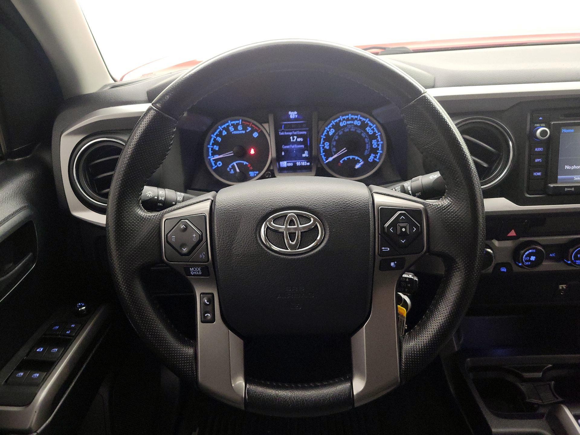 Thumbnail: 2016 Toyota Tacoma - 10