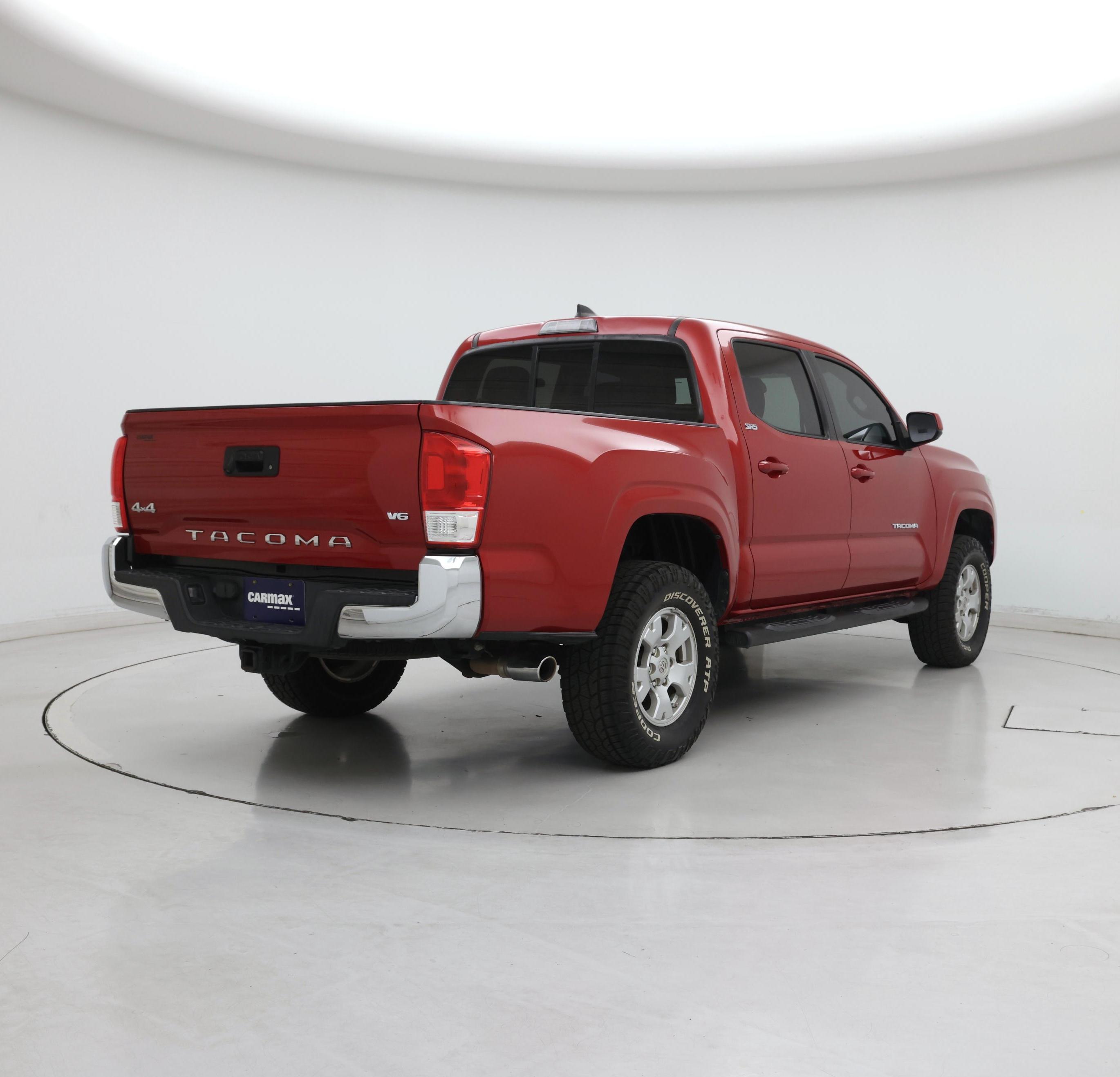 Thumbnail: 2016 Toyota Tacoma - 8