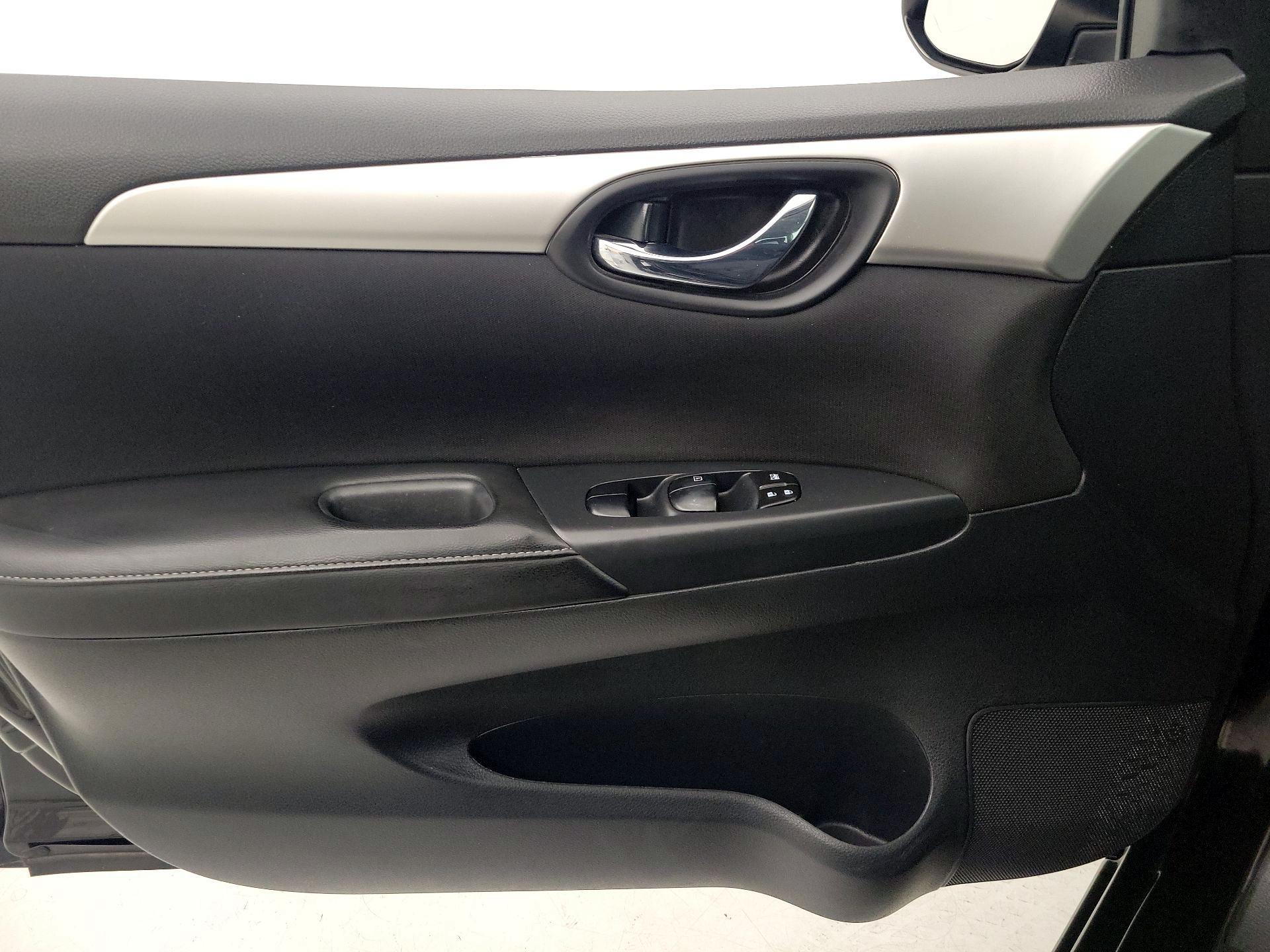 Thumbnail: 2017 Nissan Sentra - 12