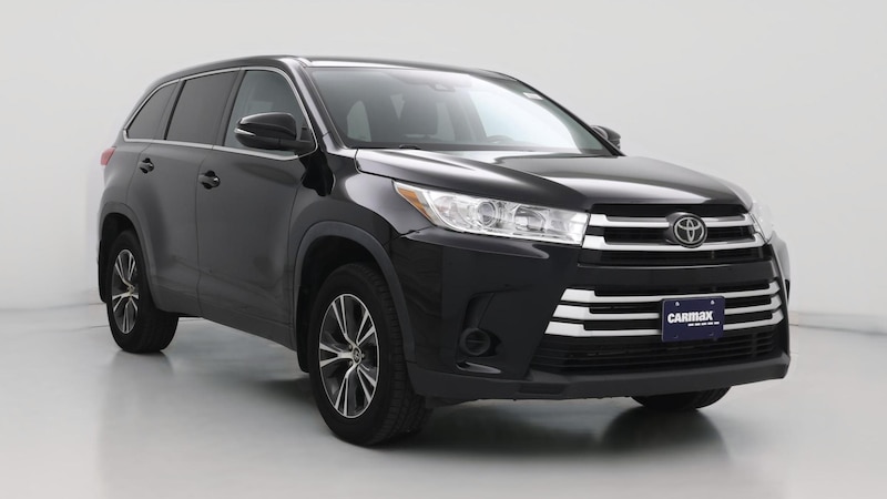 2019 Toyota Highlander LE Hero Image